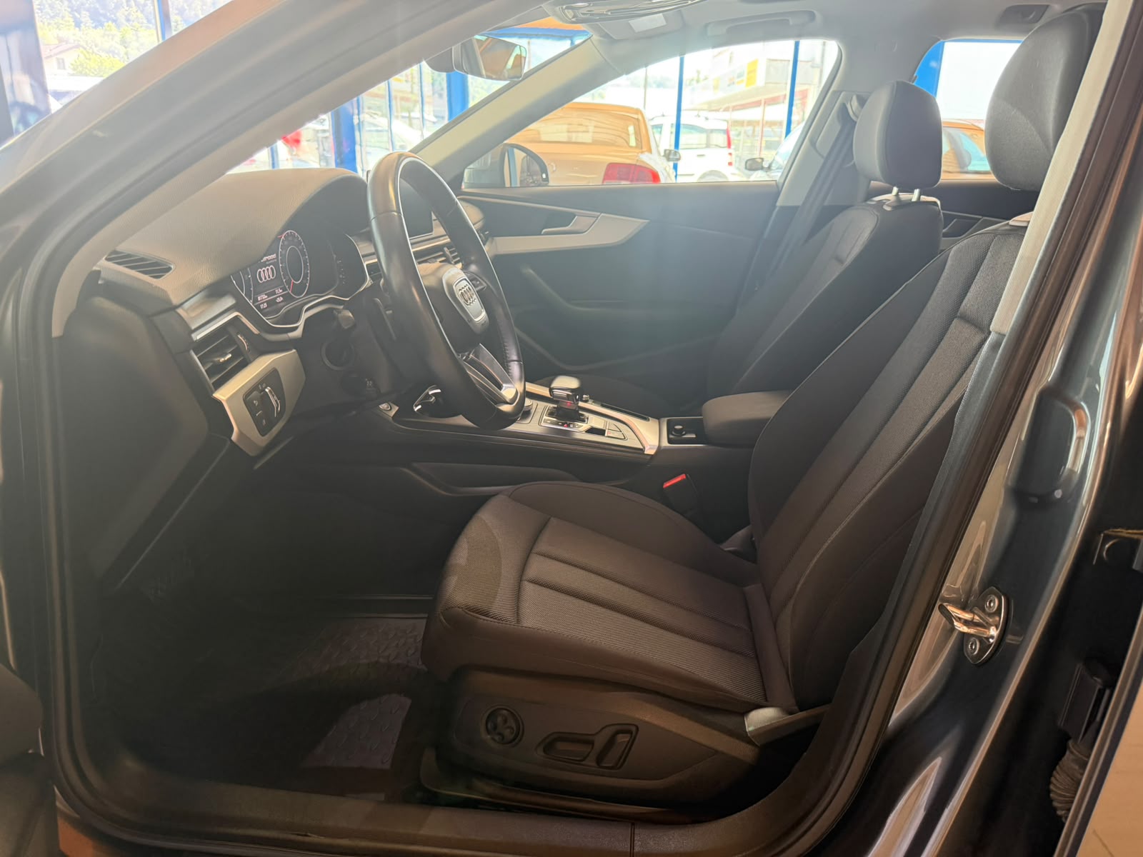 AUDI A4 allroad 3.0 TDI quattro tiptronic-image-16
