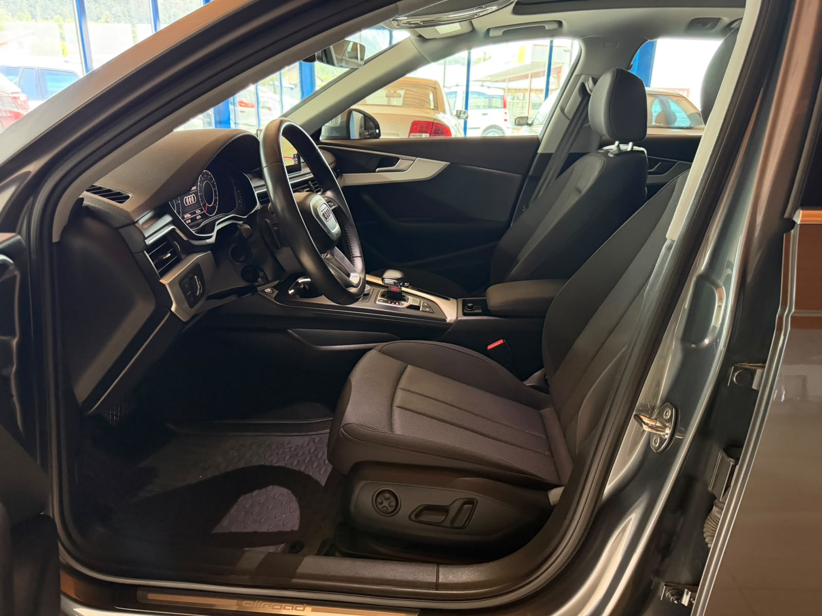AUDI A4 allroad 3.0 TDI quattro tiptronic-image-17