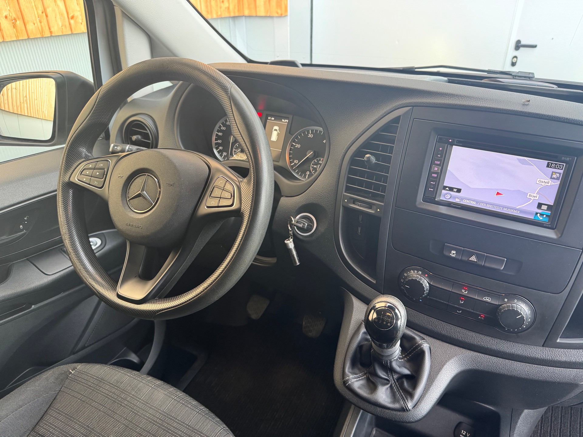 MERCEDES-BENZ Vito 114 CDI 136 PS lang Kühlfahrzeug mit STANDKÜHLUNG-image-3