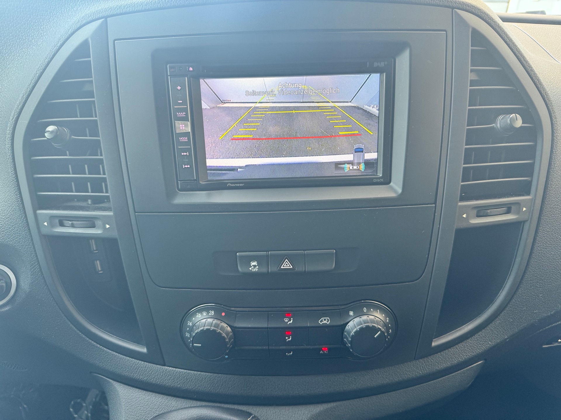 MERCEDES-BENZ Vito 114 CDI 136 PS lang Kühlfahrzeug mit STANDKÜHLUNG-image-6