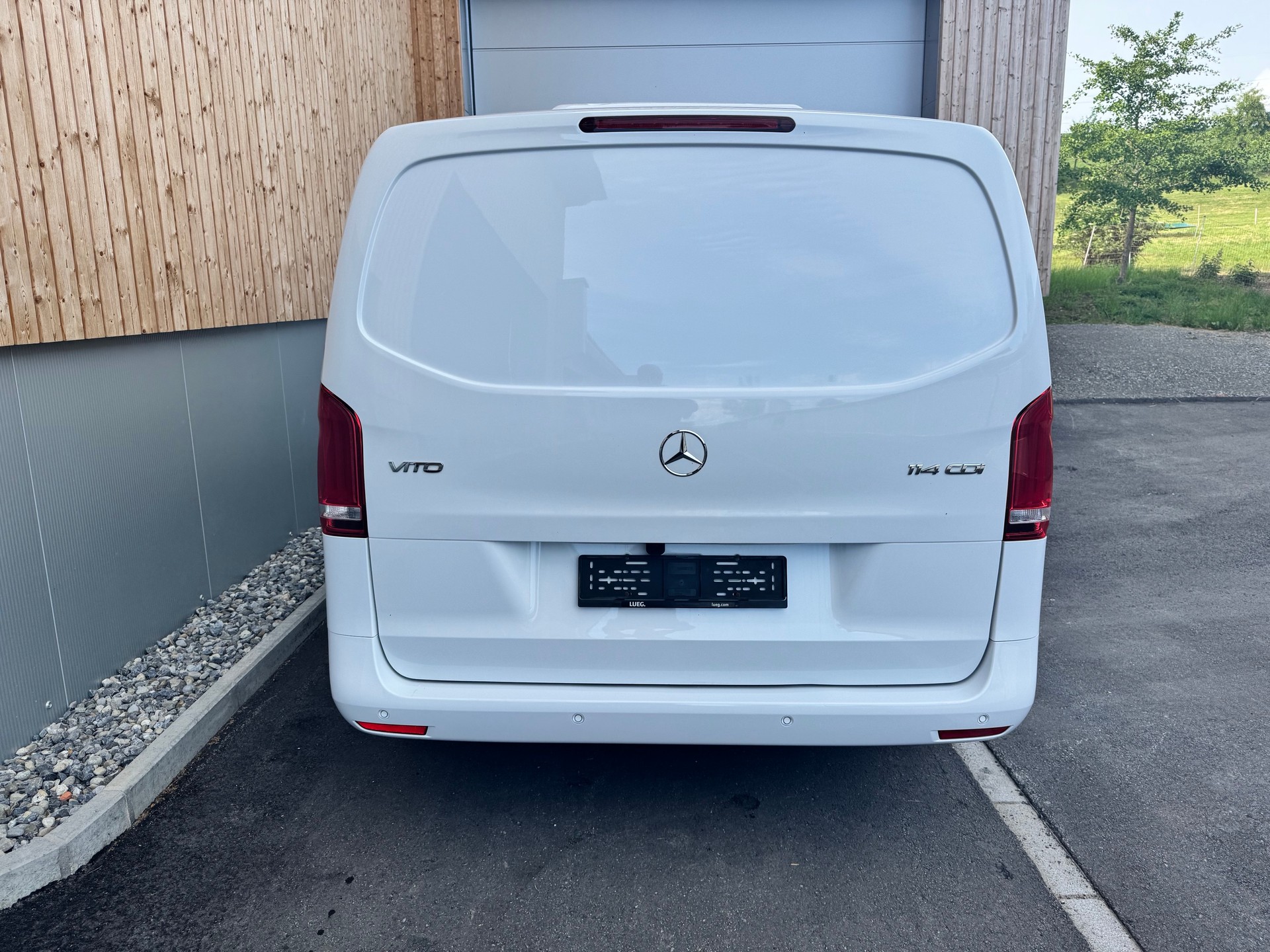 MERCEDES-BENZ Vito 114 CDI 136 PS lang Kühlfahrzeug mit STANDKÜHLUNG-image-2