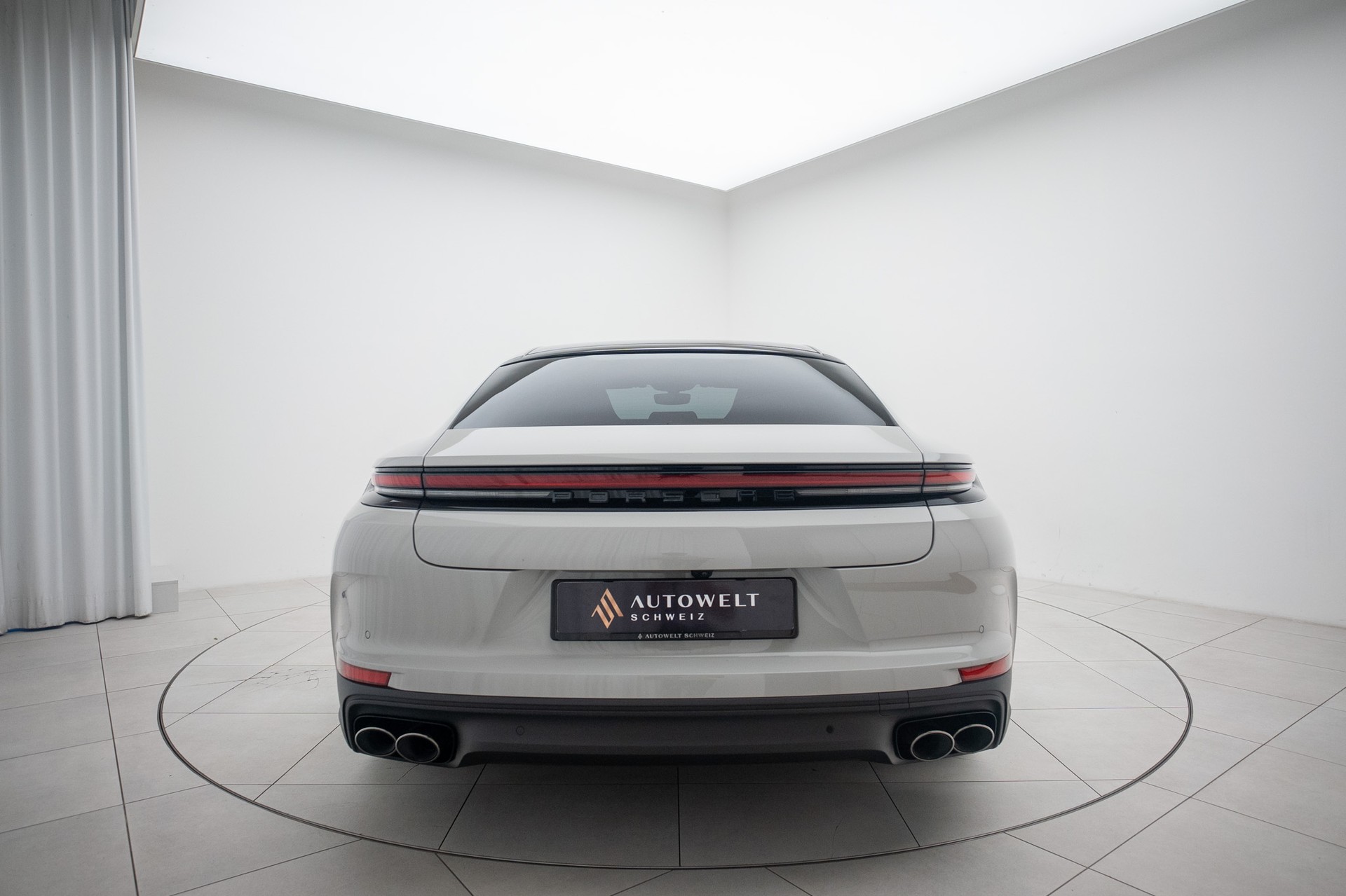 PORSCHE Panamera 4 E-Hybrid PDK-image-4