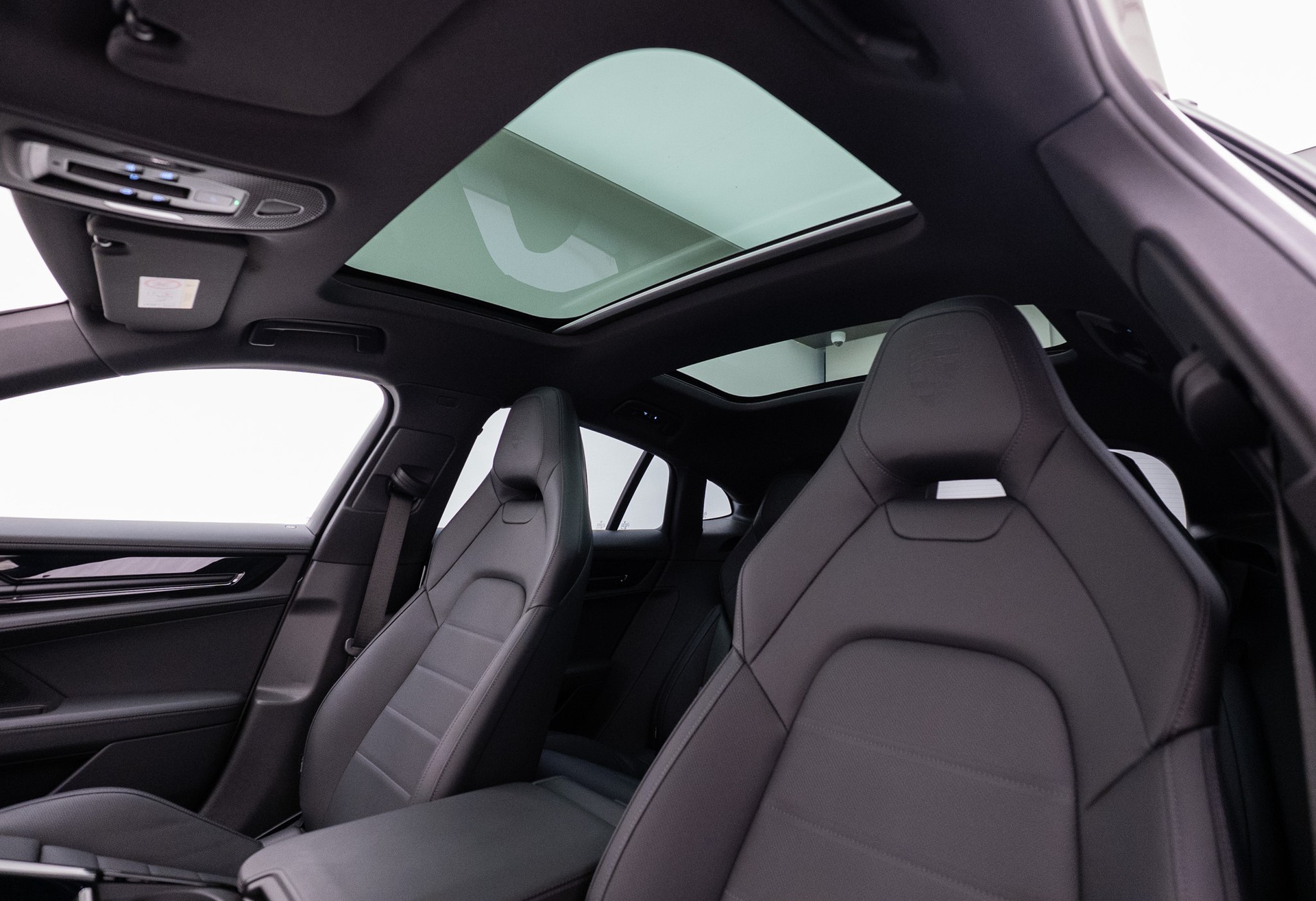 PORSCHE Panamera 4 E-Hybrid PDK-image-14