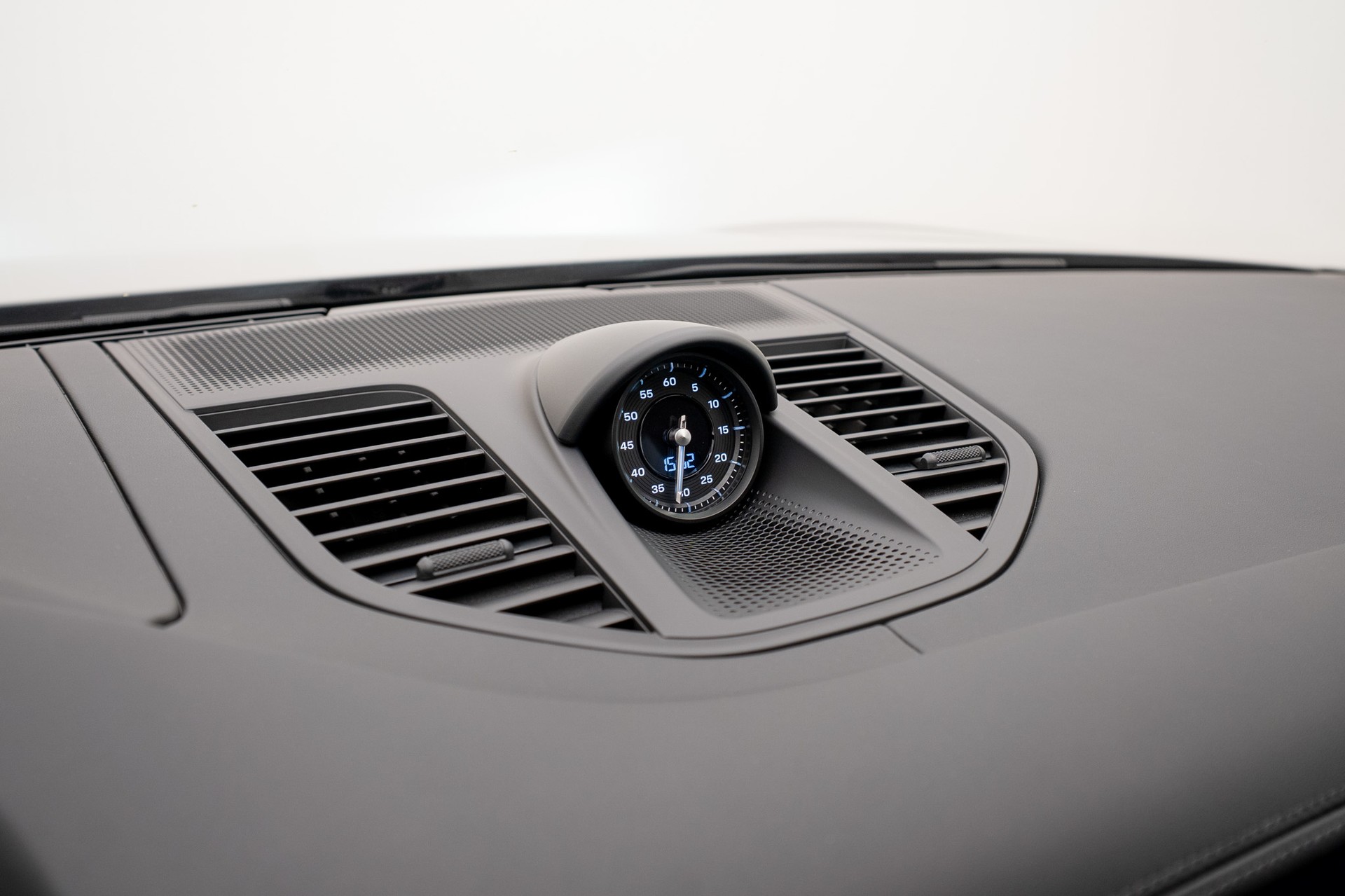 PORSCHE Panamera 4 E-Hybrid PDK-image-13