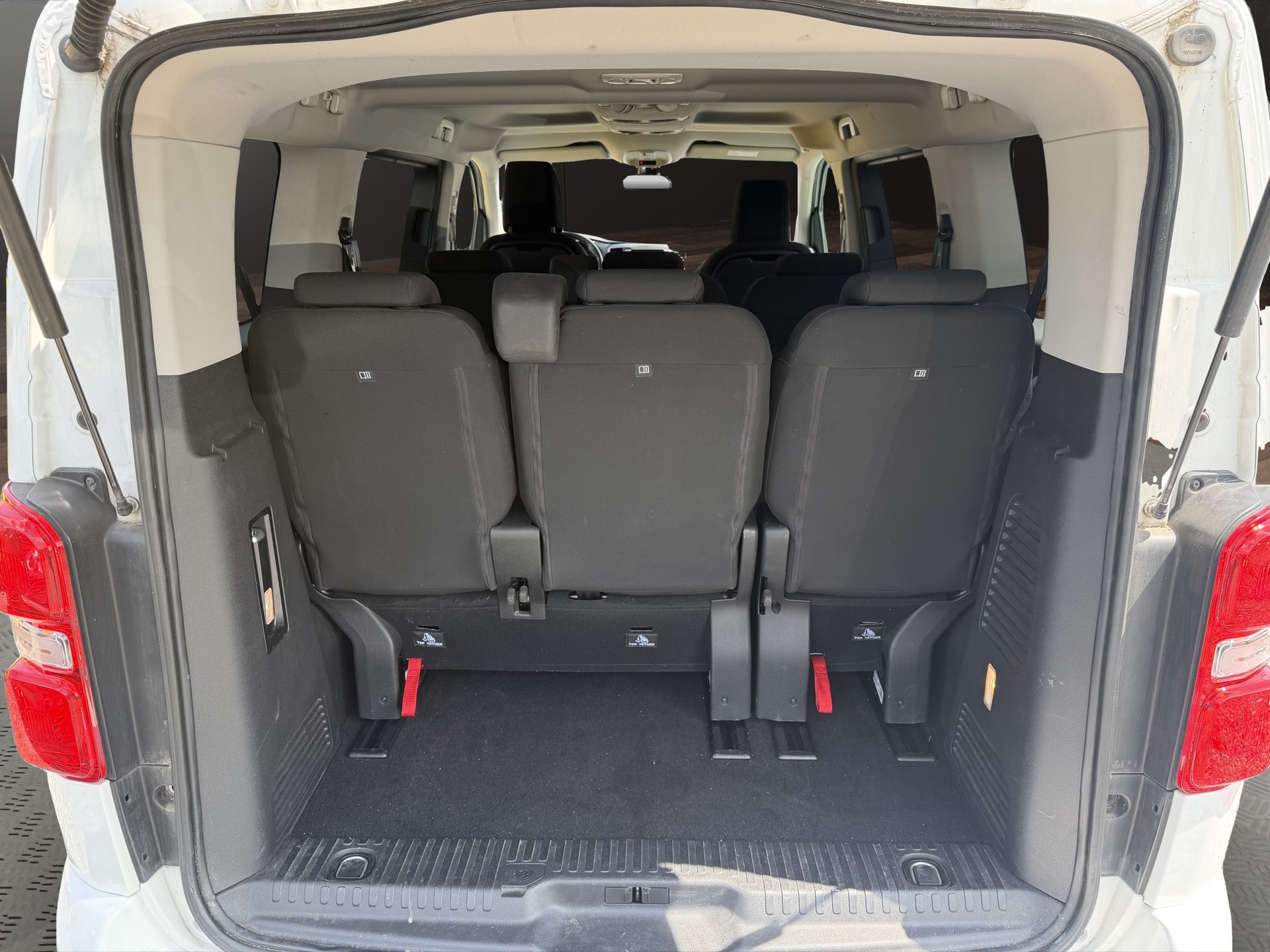 TOYOTA Proace Verso 2.0 D-4D Family Medium Automatic-image-5