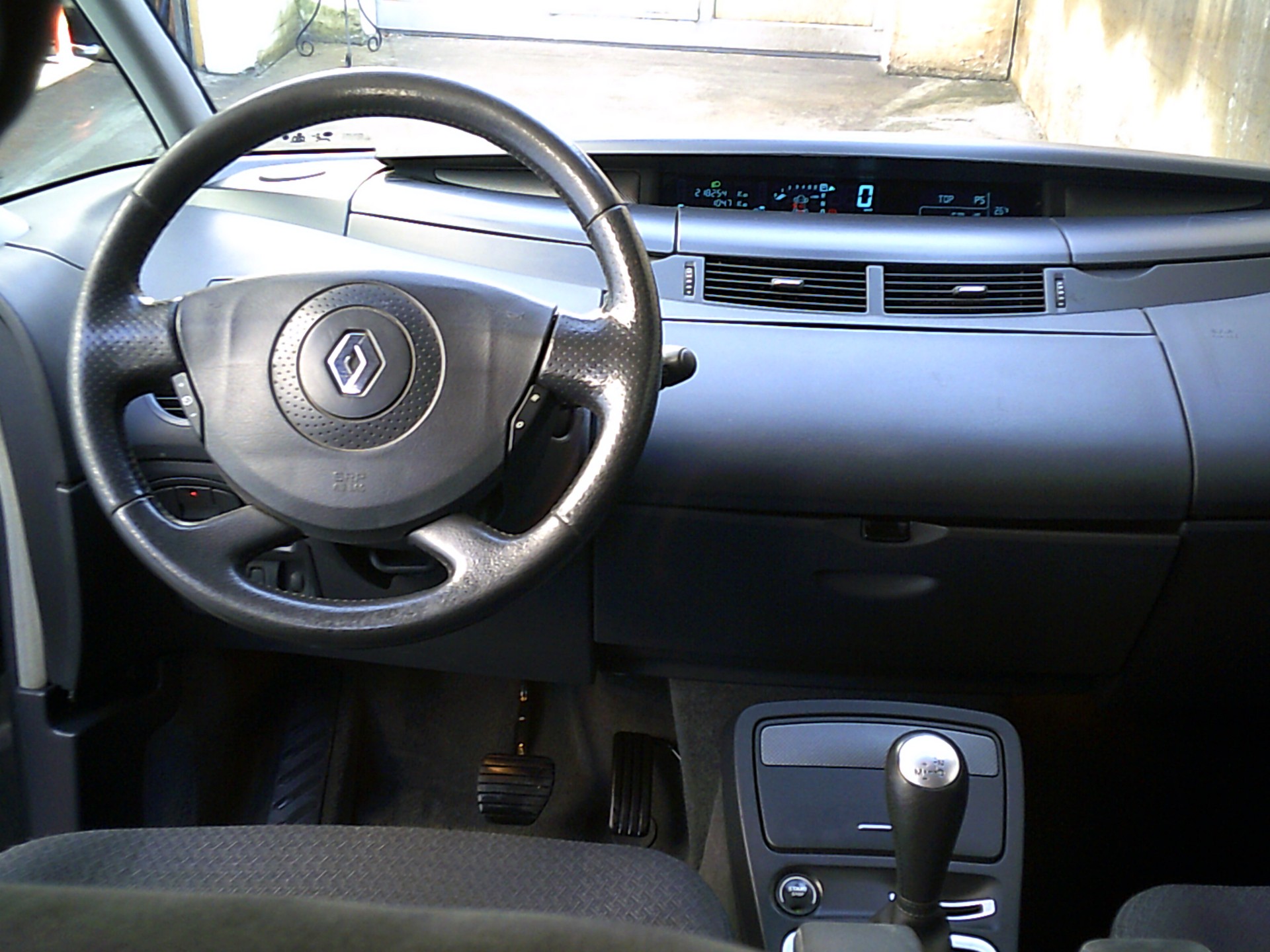 RENAULT Espace 2.0 dCi Privilège Automatic-image-10