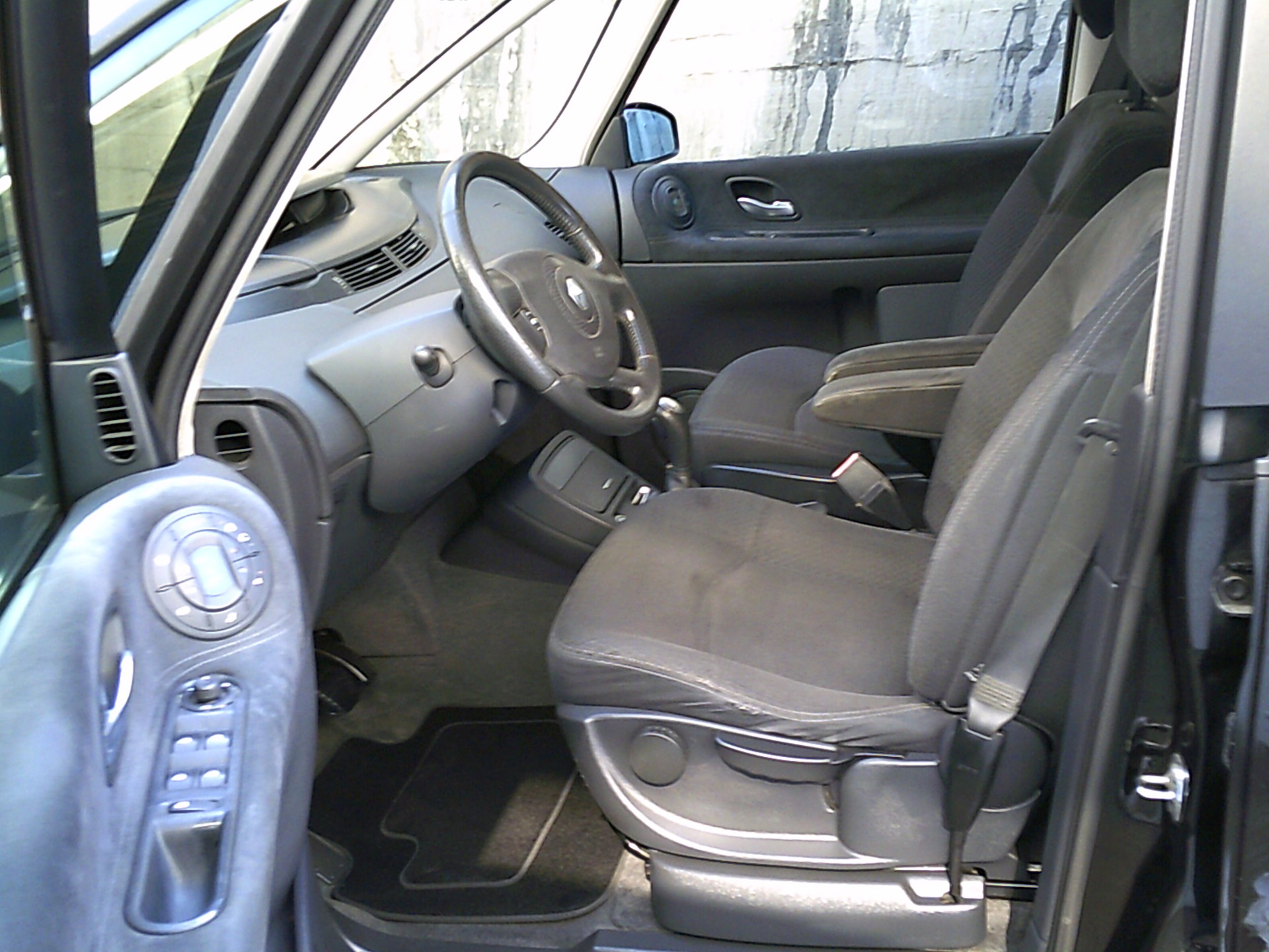 RENAULT Espace 2.0 dCi Privilège Automatic-image-8