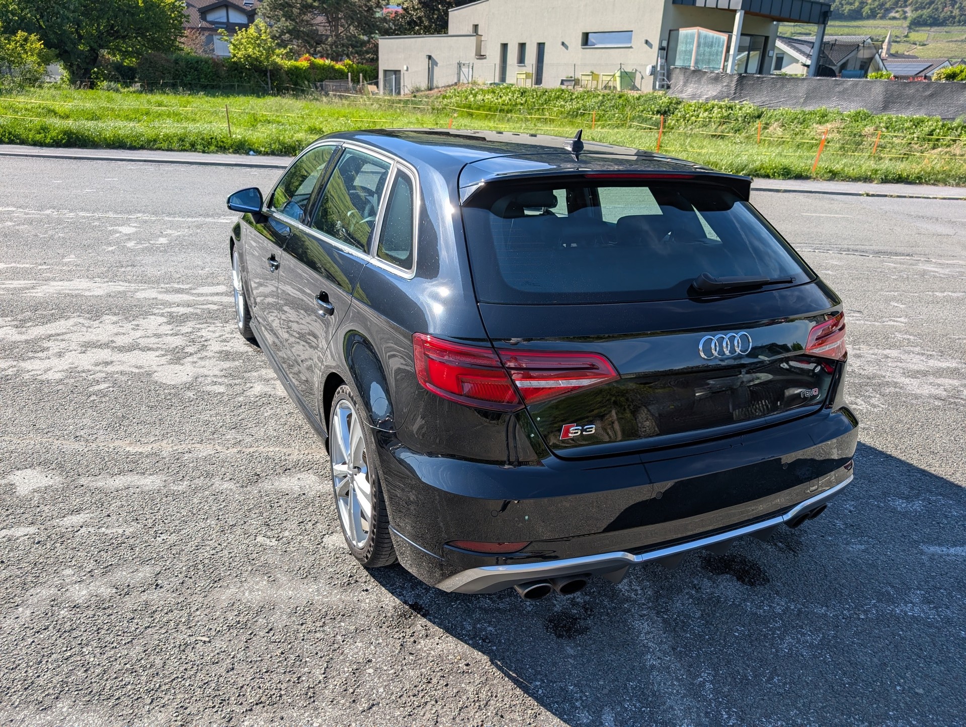 AUDI 2.0 T FSI quattro S-Tronic-image-1