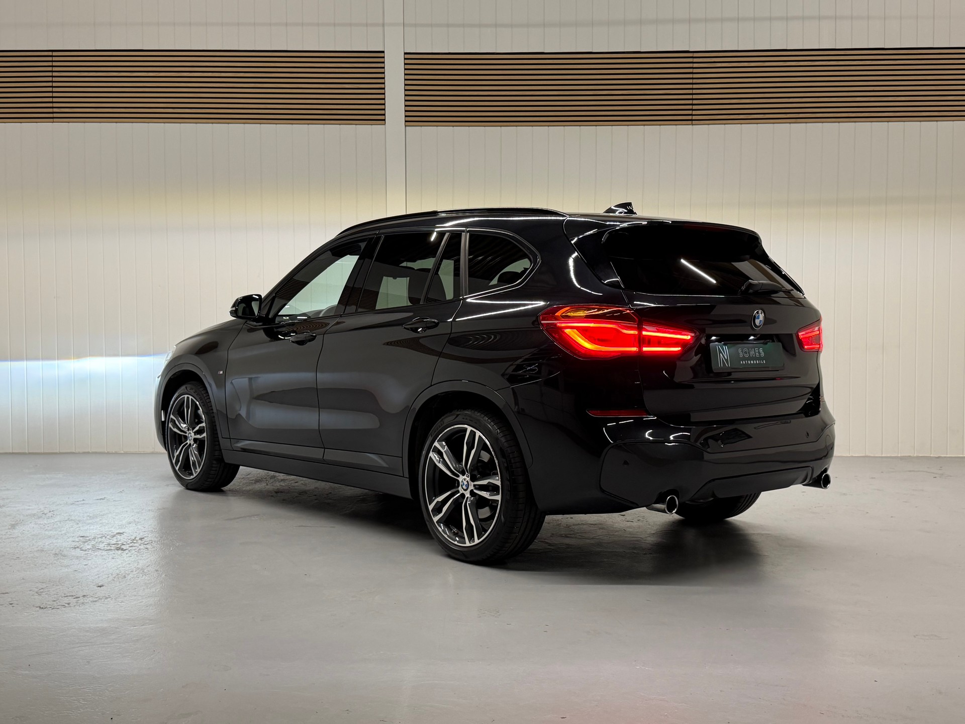 BMW X1 xDrive 25i M Sport Steptronic Ab MFK & Service-image-3
