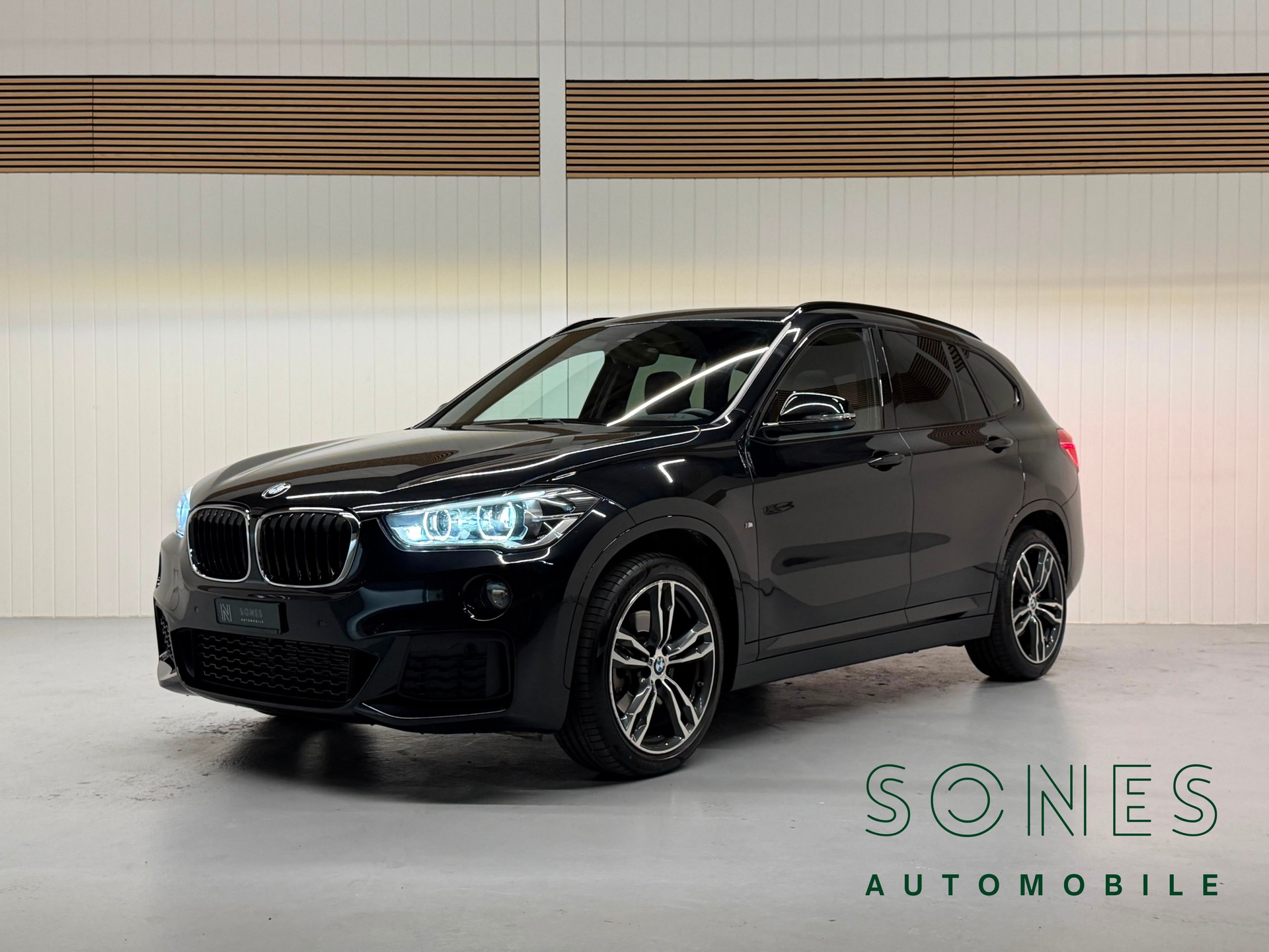 BMW X1 xDrive 25i M Sport Steptronic Ab MFK & Service-image-0