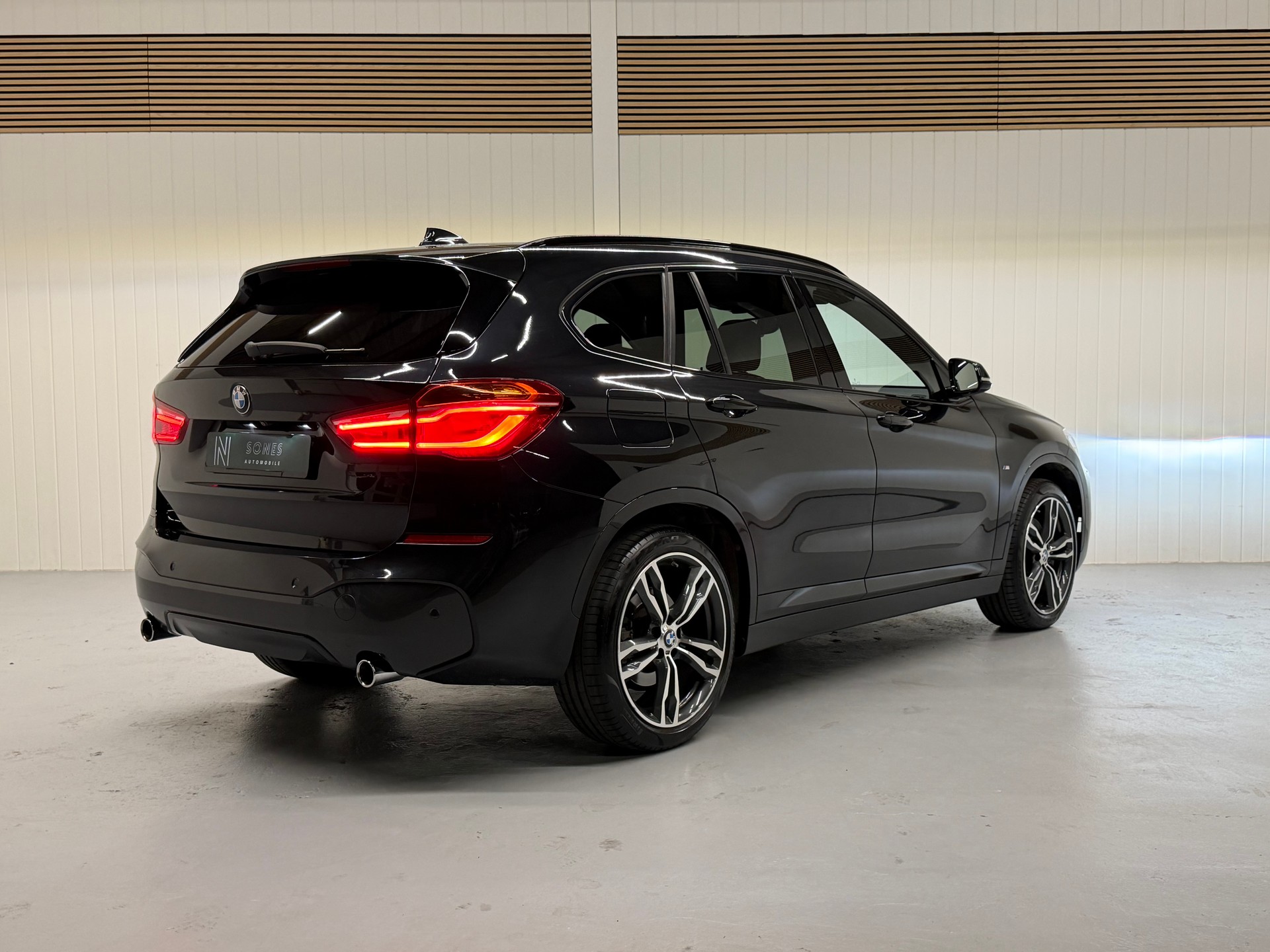 BMW X1 xDrive 25i M Sport Steptronic Ab MFK & Service-image-5