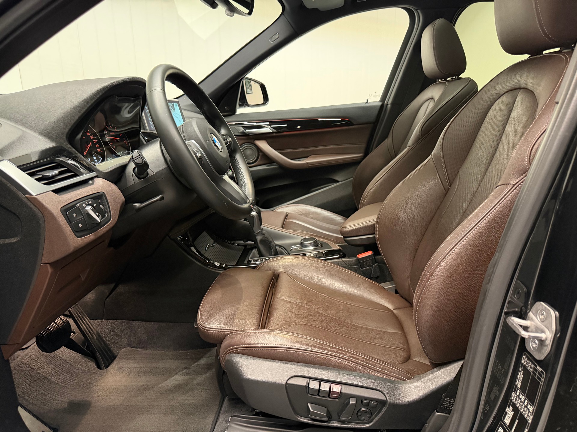 BMW X1 xDrive 25i M Sport Steptronic Ab MFK & Service-image-15