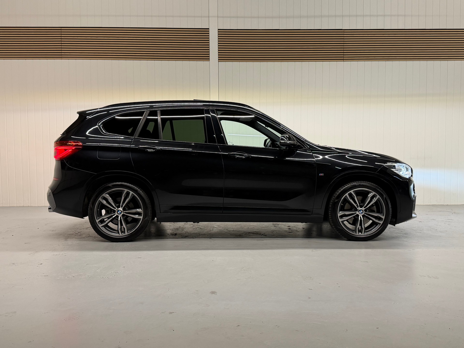 BMW X1 xDrive 25i M Sport Steptronic Ab MFK & Service-image-6