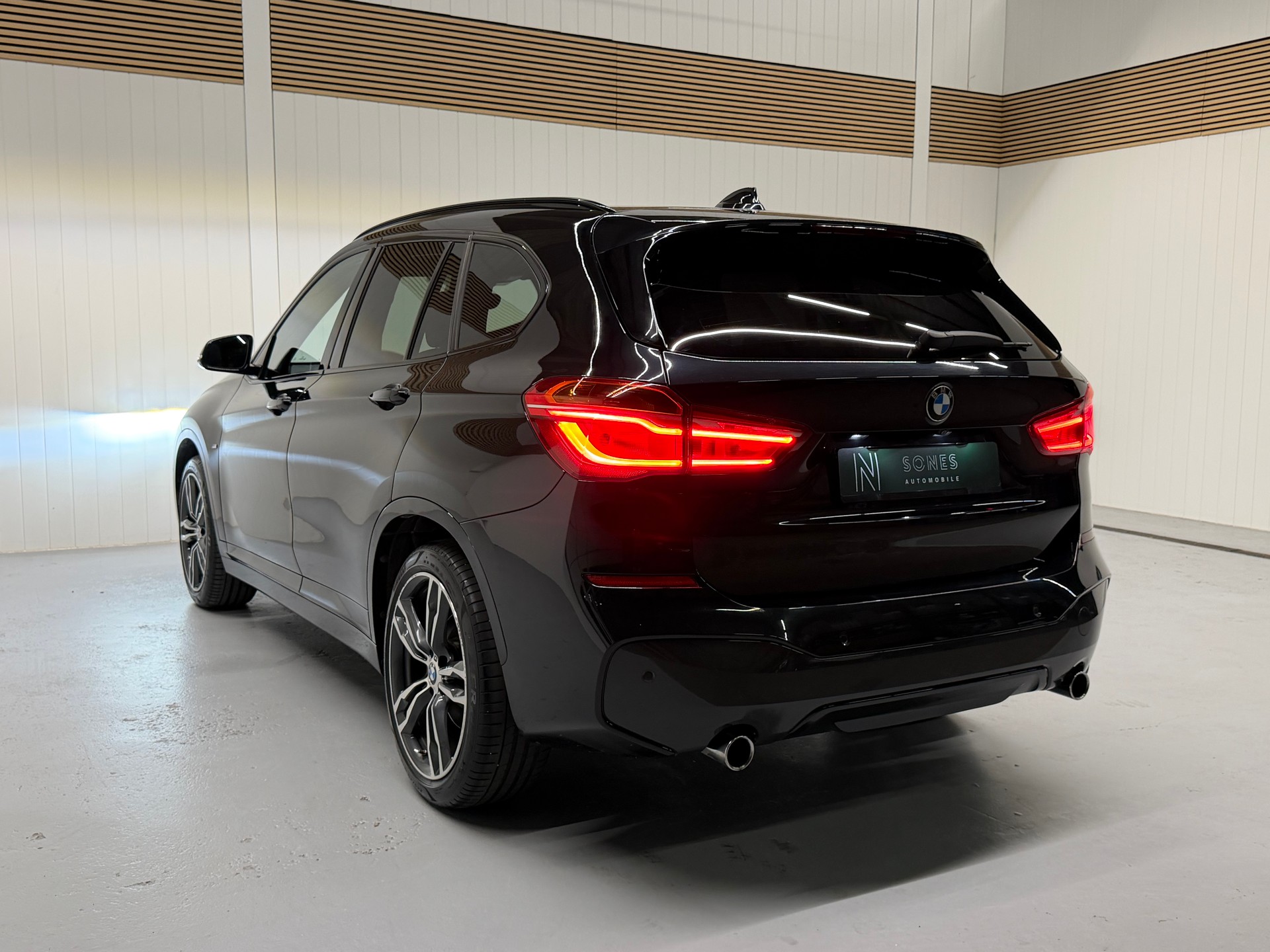 BMW X1 xDrive 25i M Sport Steptronic Ab MFK & Service-image-4