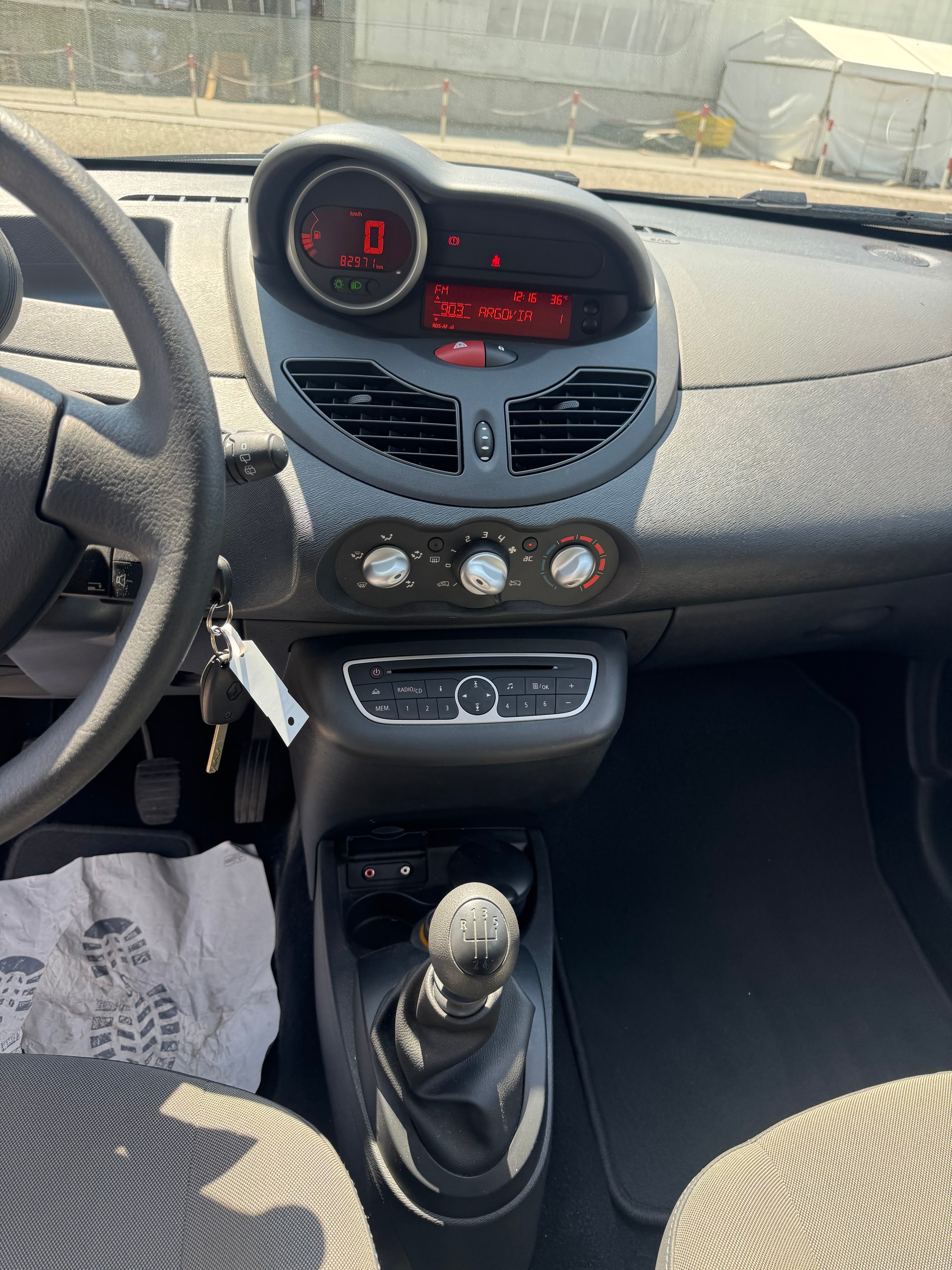 RENAULT Twingo 1.2 16V Expression-image-12