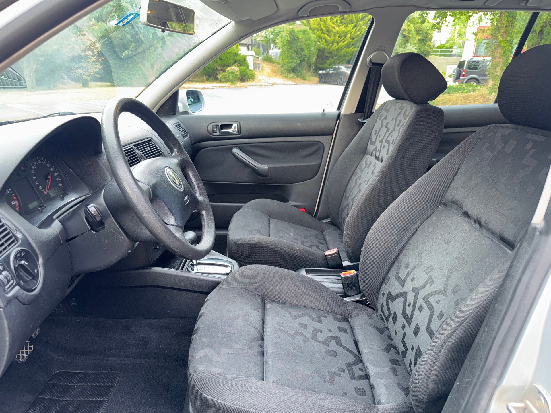 VW Golf 1.6-image-7