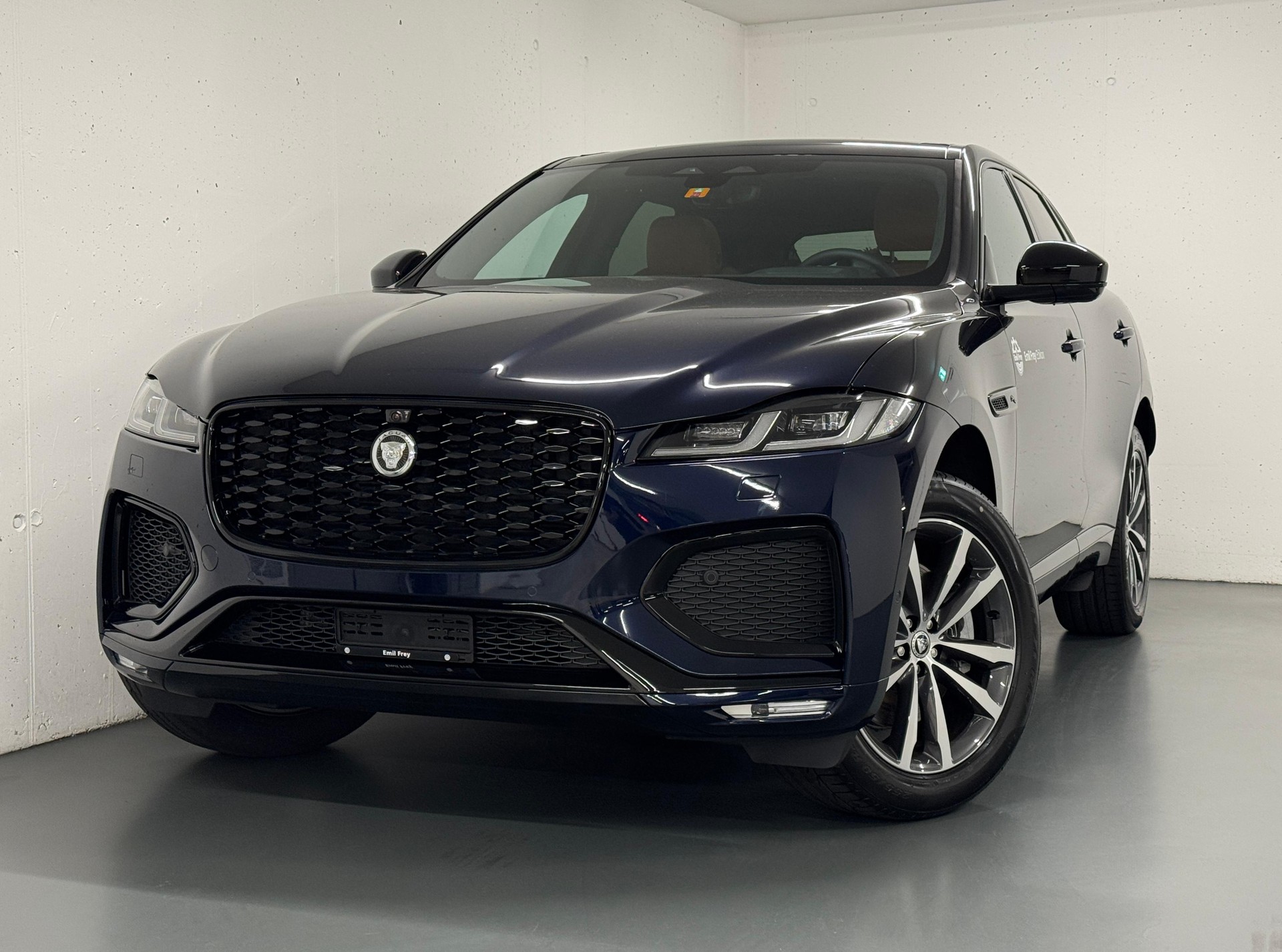 JAGUAR F-Pace 2.0 P400e R-Dynamic HSE 90th Anniversary Ed. AWD-image-0