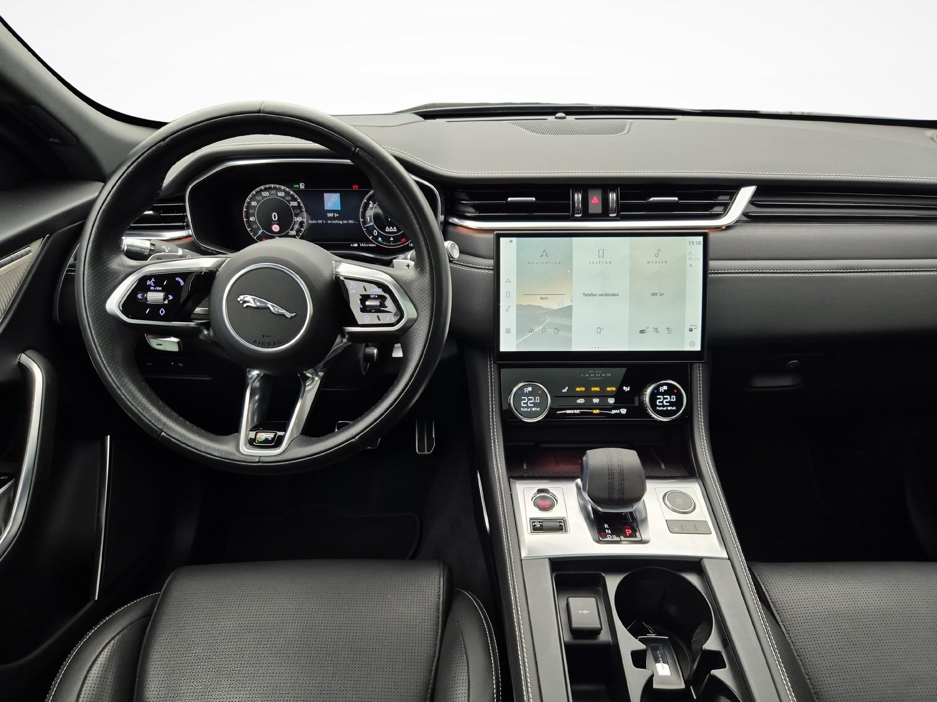 JAGUAR F-Pace 3.0 I6 R-Dynamic SE AWD-image-6