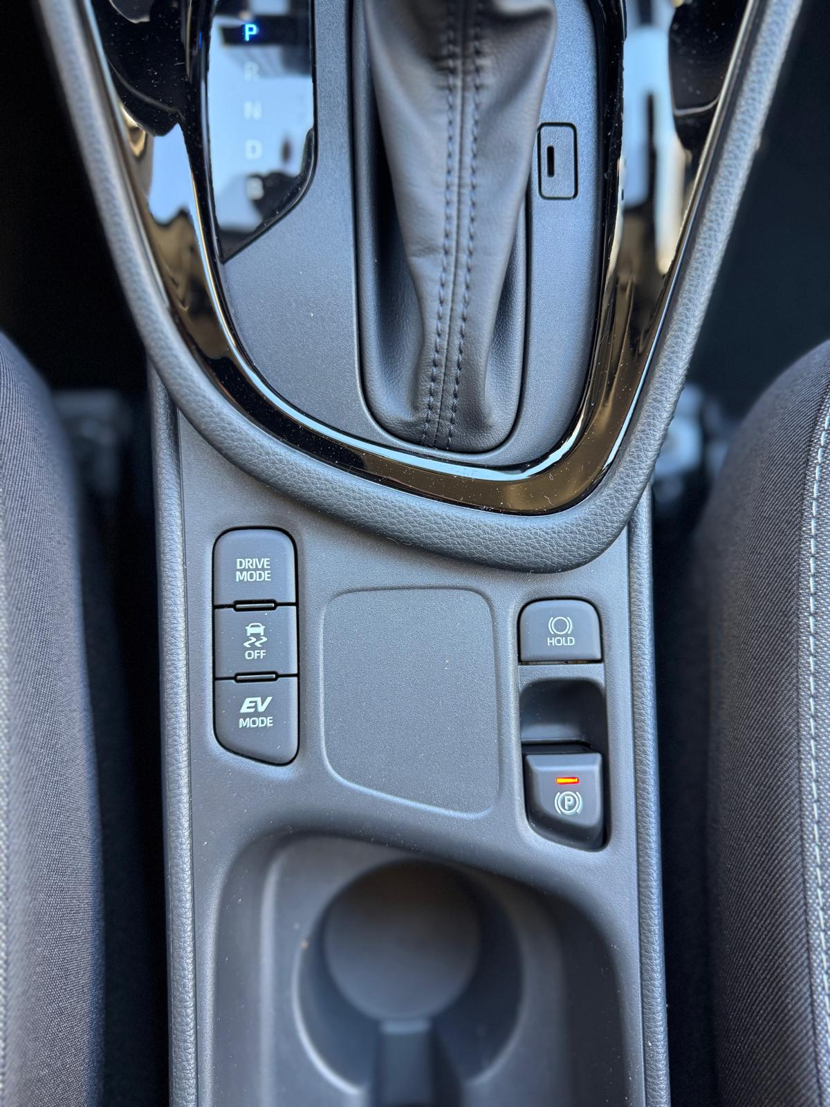 TOYOTA Yaris 1.5 Trend e-CVT-image-21