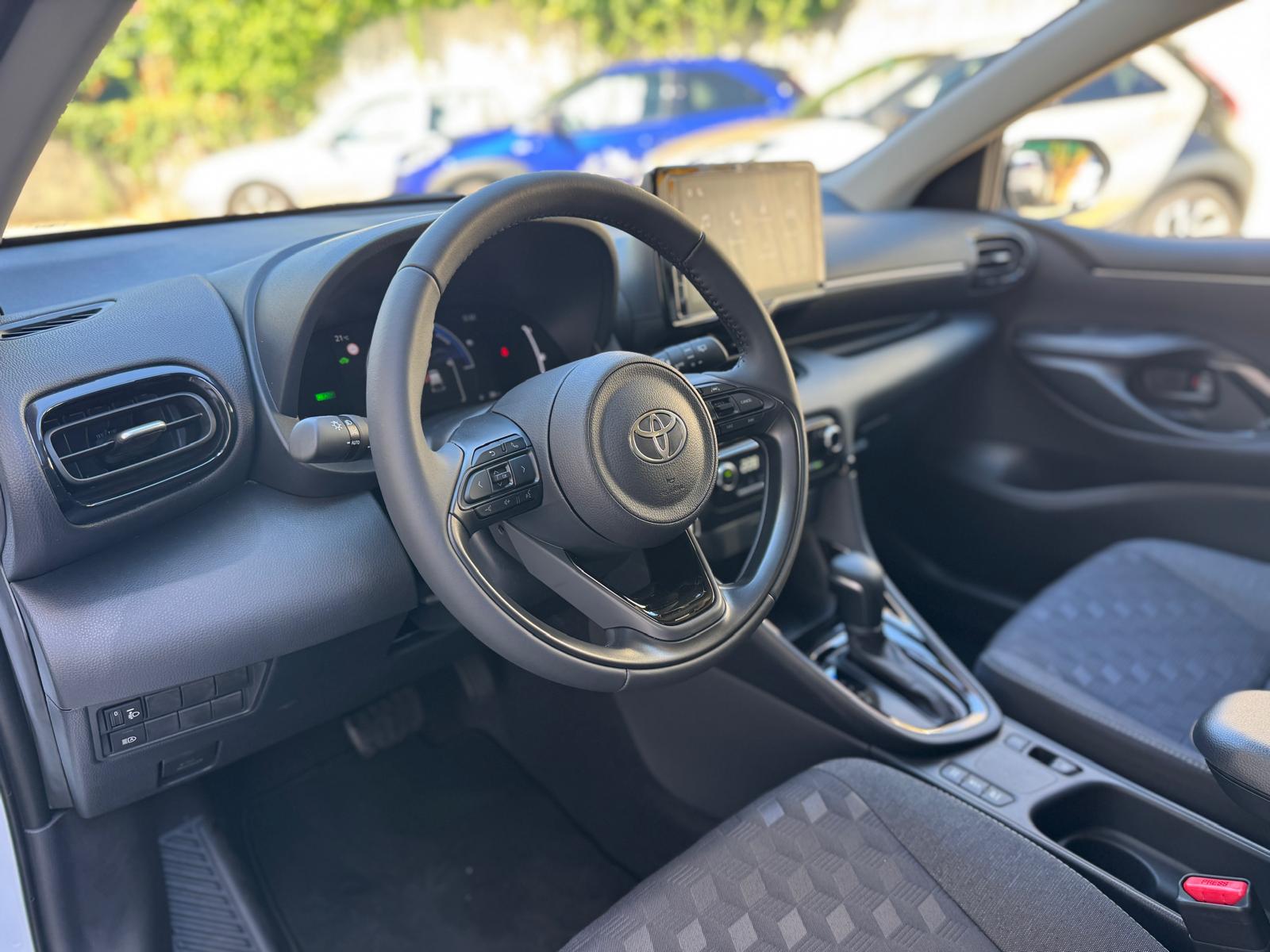 TOYOTA Yaris 1.5 Trend e-CVT-image-8