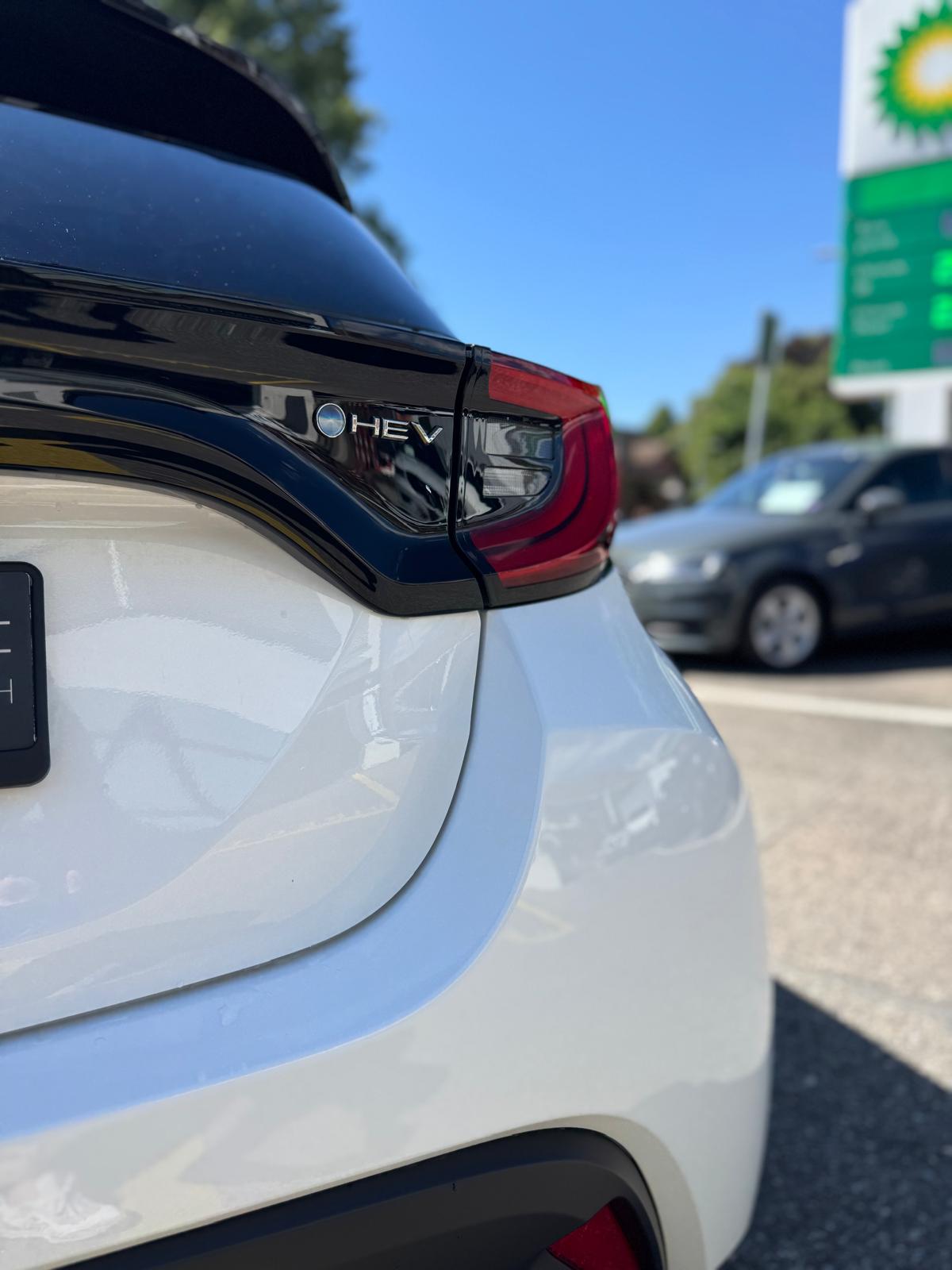 TOYOTA Yaris 1.5 Trend e-CVT-image-5