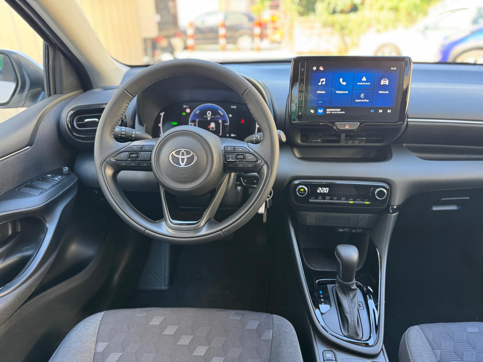 TOYOTA Yaris 1.5 Trend e-CVT-image-7