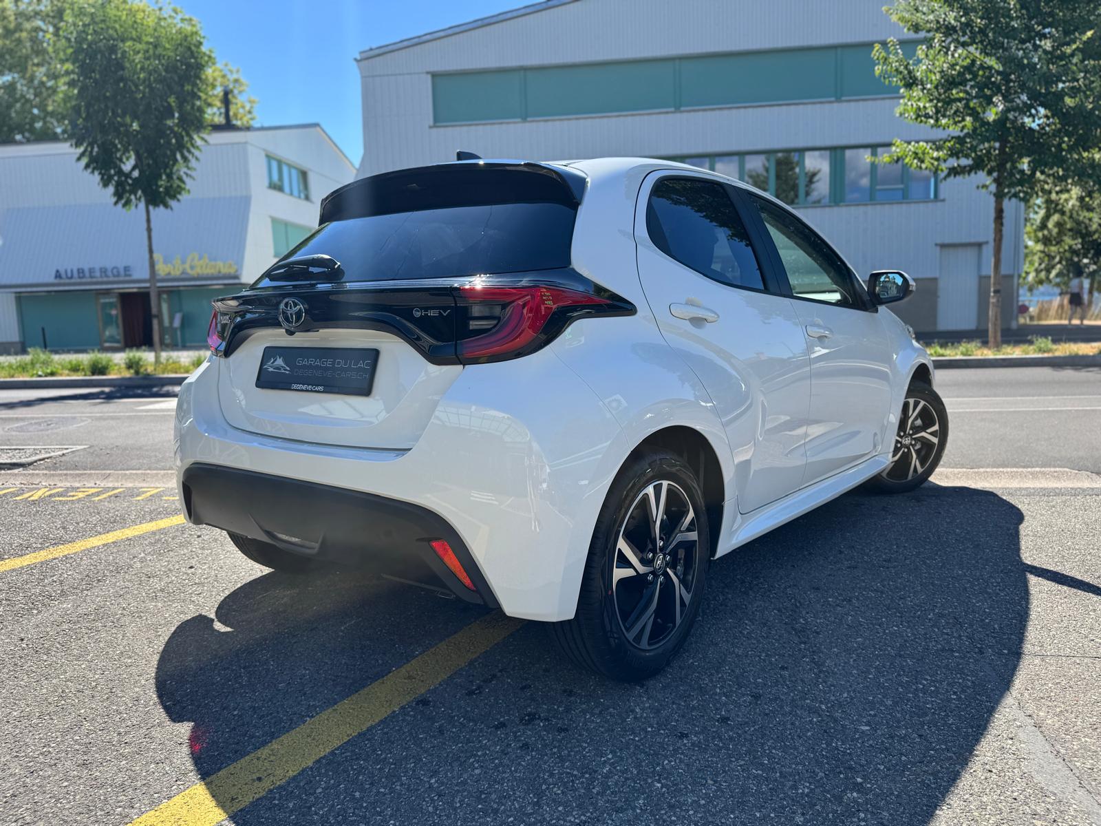 TOYOTA Yaris 1.5 Trend e-CVT-image-3