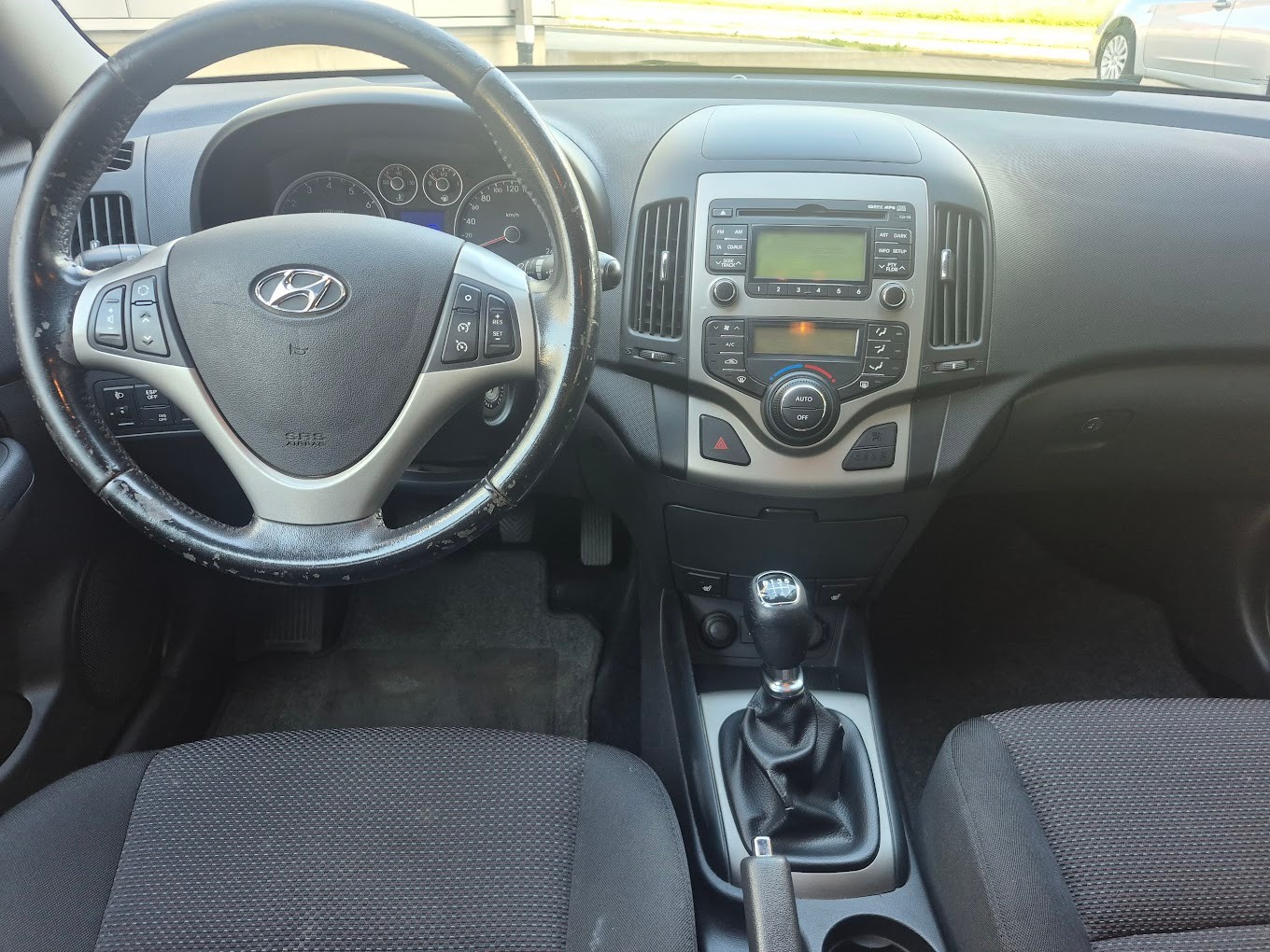 HYUNDAI i30 1.6 Swiss Plus Edition-image-11