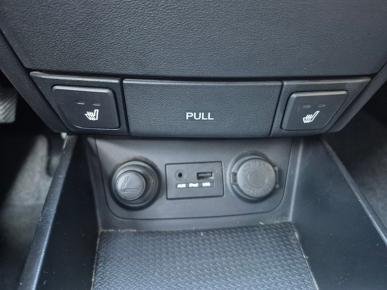 HYUNDAI i30 1.6 Swiss Plus Edition-image-13