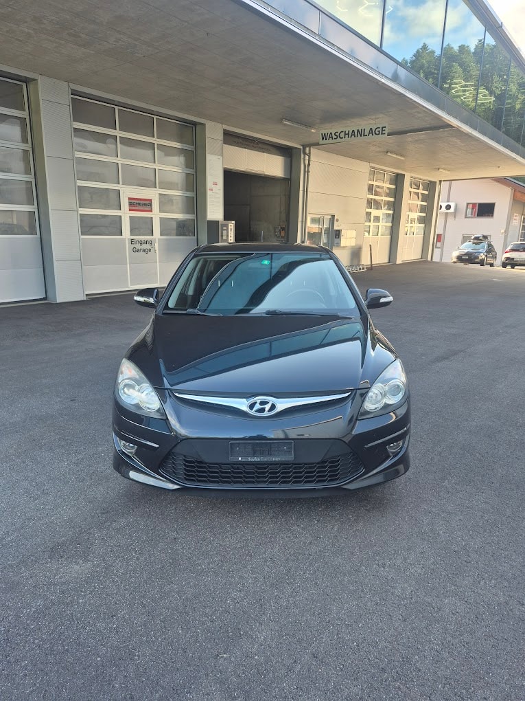 HYUNDAI i30 1.6 Swiss Plus Edition-image-7
