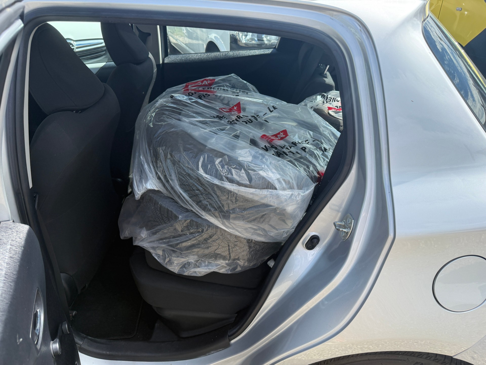 TOYOTA Yaris 1.5 VVT-i Hybrid Sol CVT-image-5