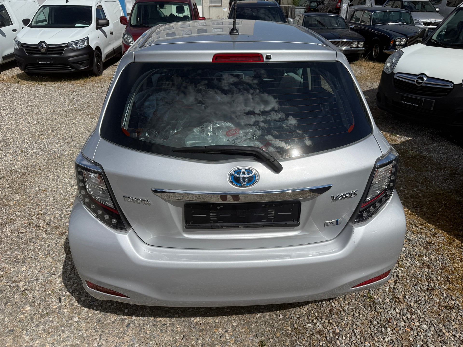 TOYOTA Yaris 1.5 VVT-i Hybrid Sol CVT-image-4