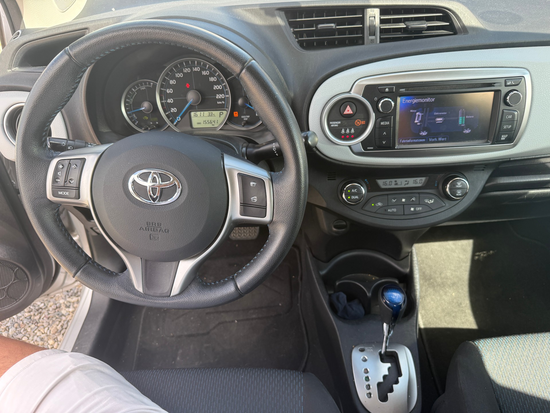 TOYOTA Yaris 1.5 VVT-i Hybrid Sol CVT-image-7