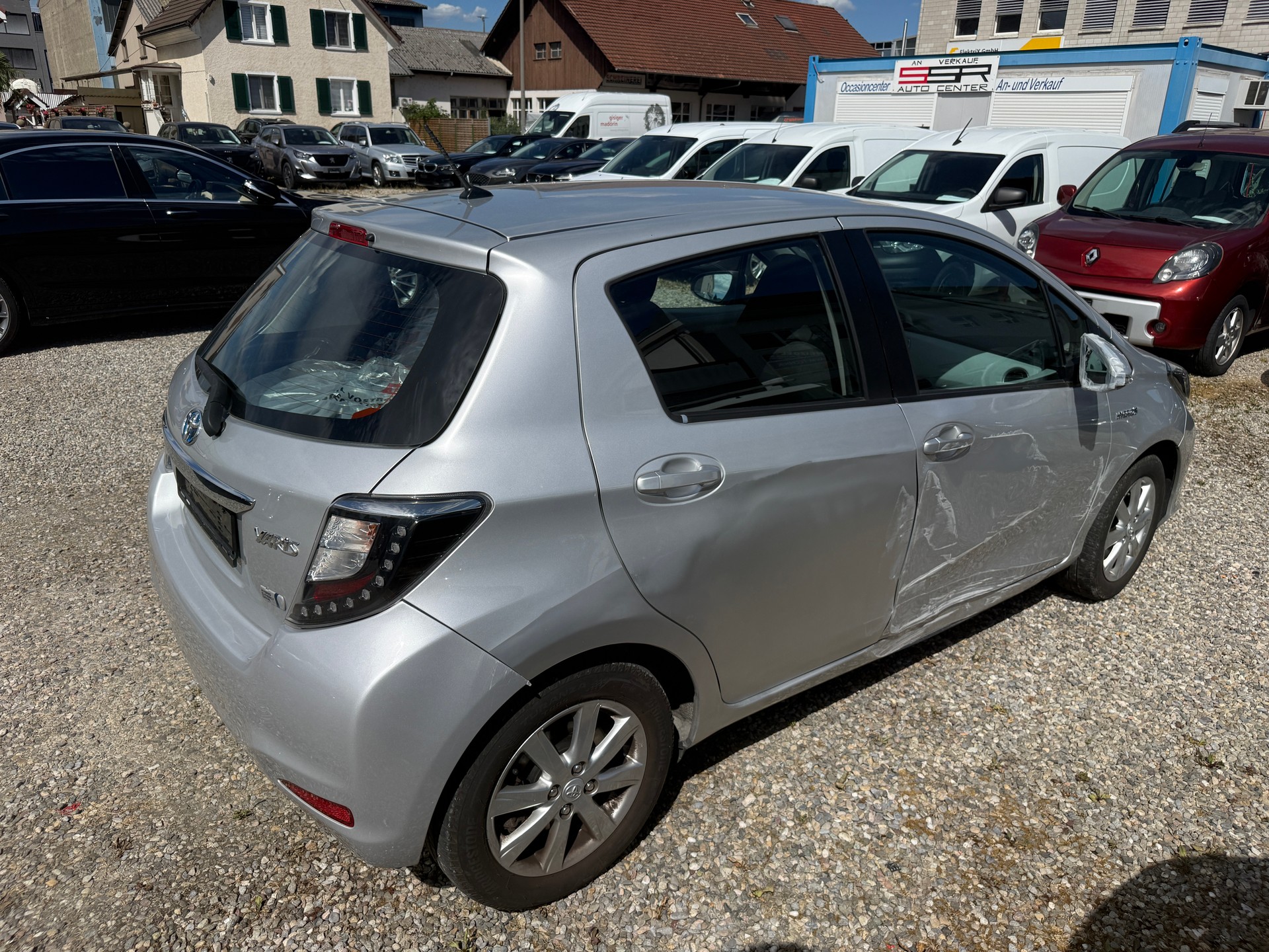 TOYOTA Yaris 1.5 VVT-i Hybrid Sol CVT-image-3
