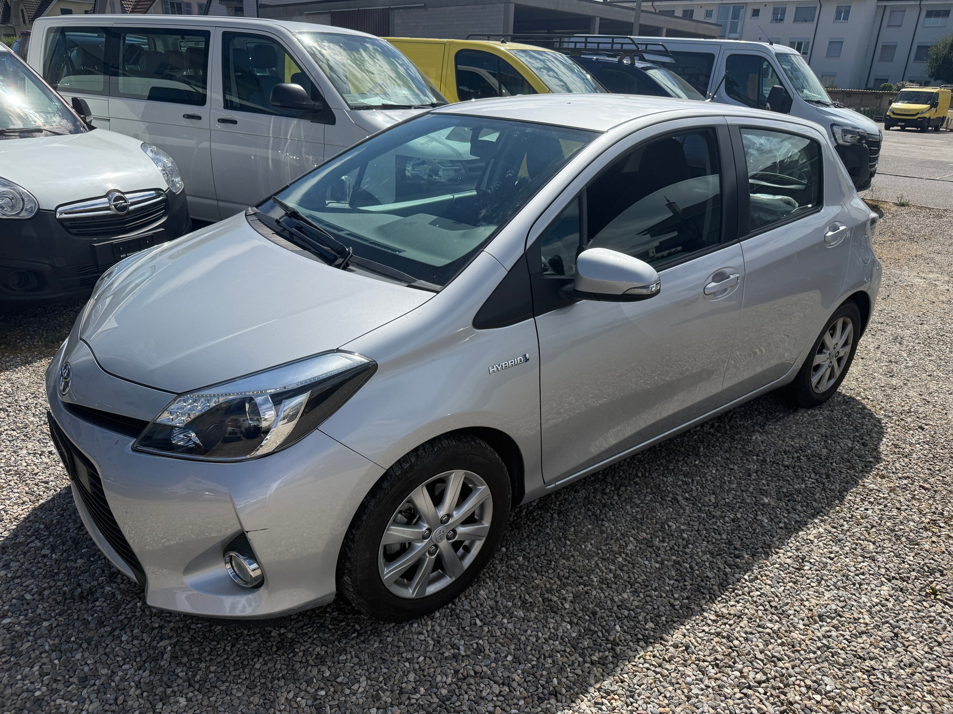 TOYOTA Yaris 1.5 VVT-i Hybrid Sol CVT-image-1