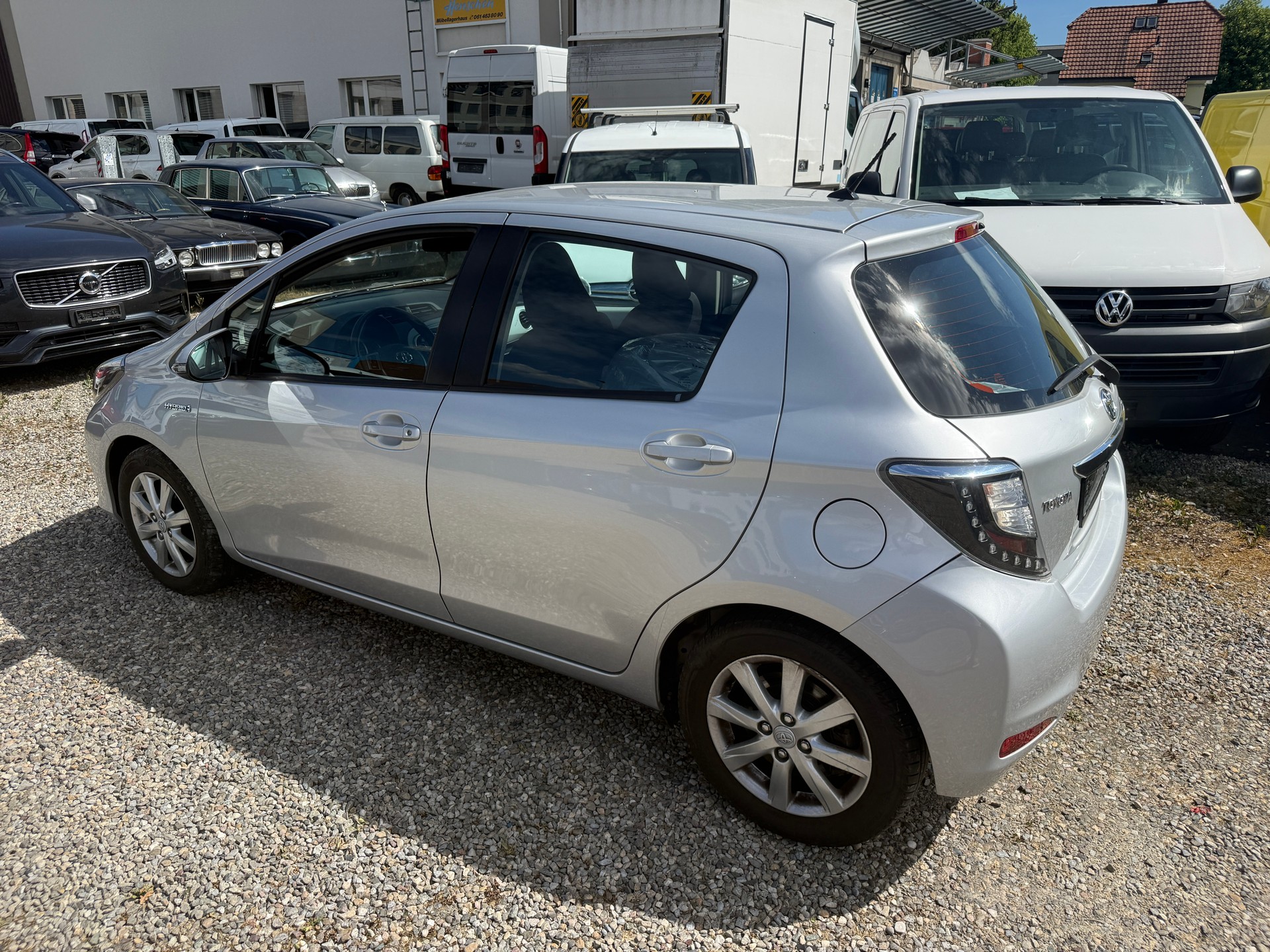 TOYOTA Yaris 1.5 VVT-i Hybrid Sol CVT-image-2