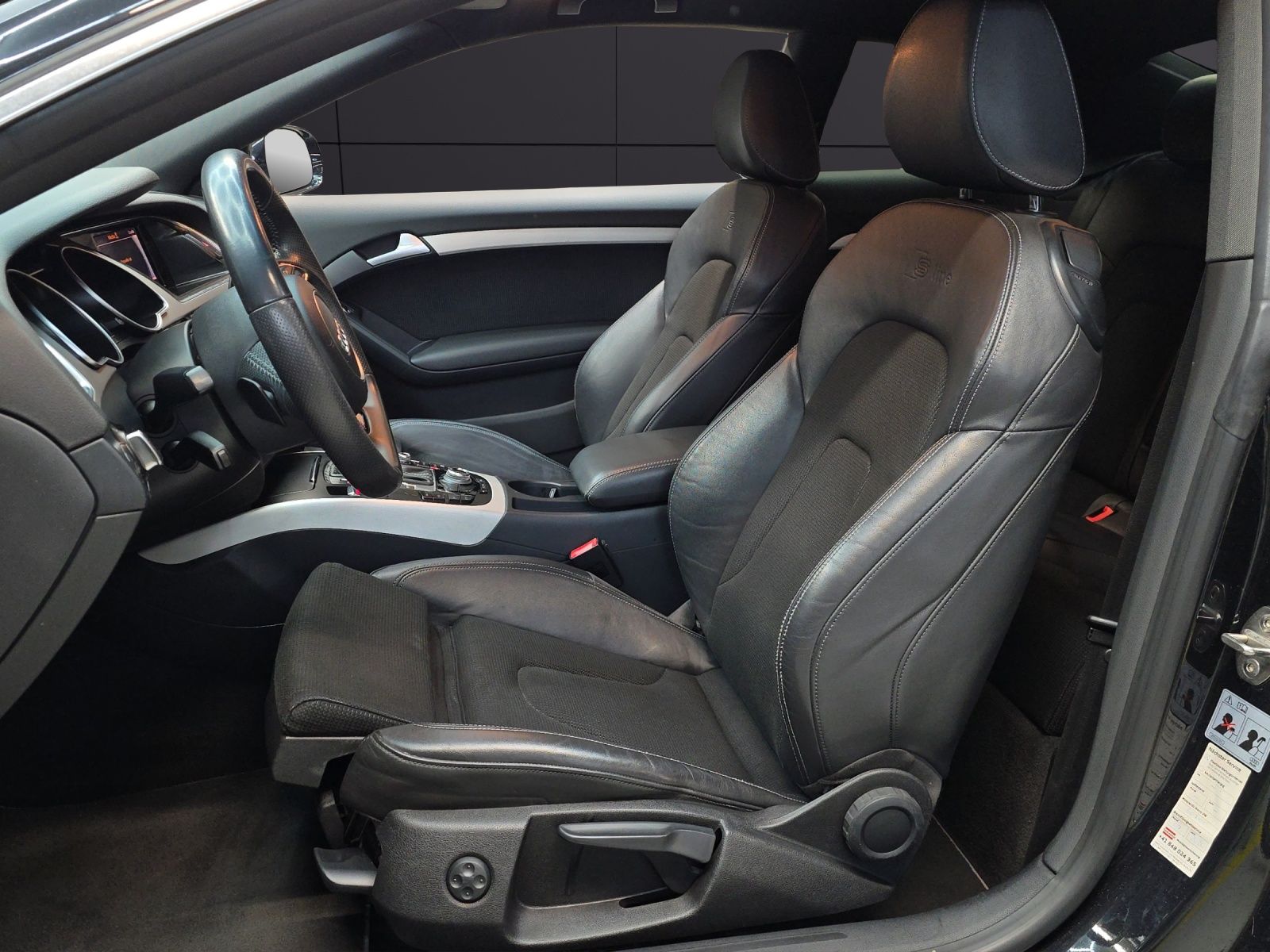 AUDI A5 Coupé 3.0 TDI multitronic CH-Fahrzeug-image-8