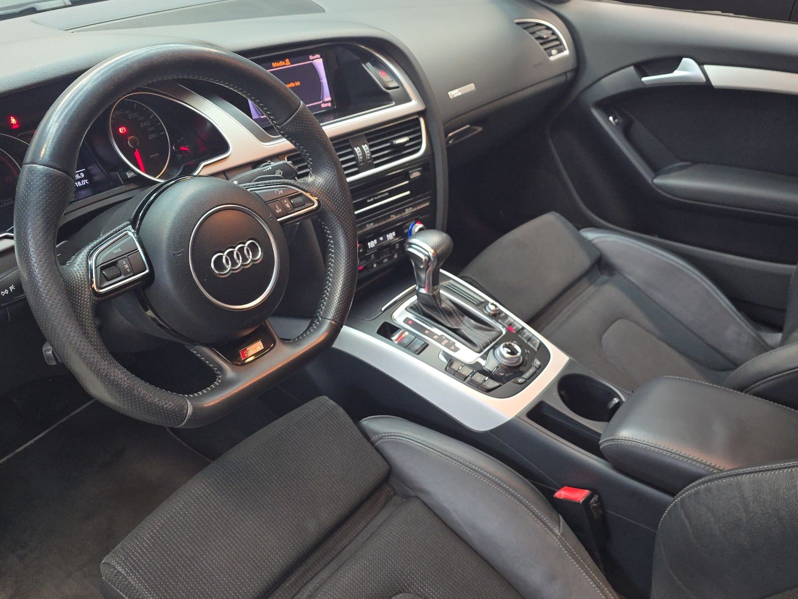 AUDI A5 Coupé 3.0 TDI multitronic CH-Fahrzeug-image-9