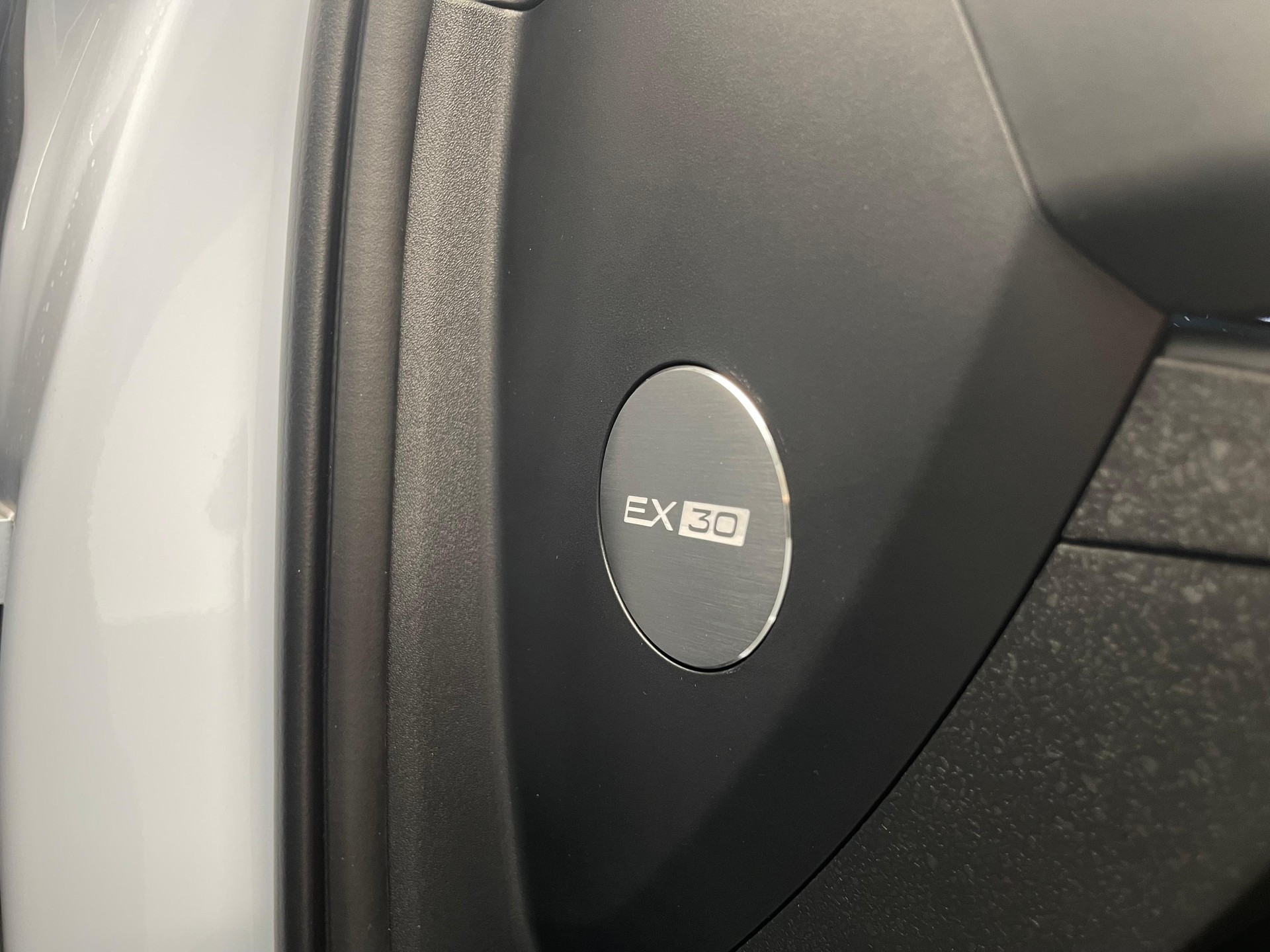 VOLVO EX30 E60 Twin Ultra Performance AWD-image-26
