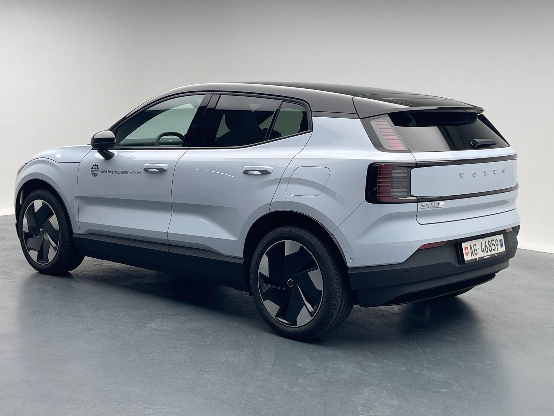 VOLVO EX30 E60 Twin Ultra Performance AWD-image-3
