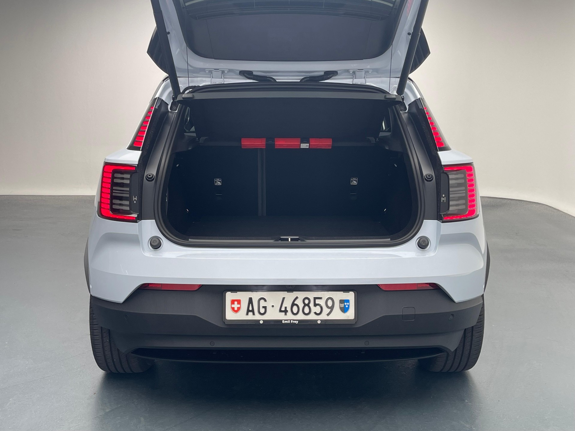 VOLVO EX30 E60 Twin Ultra Performance AWD-image-5