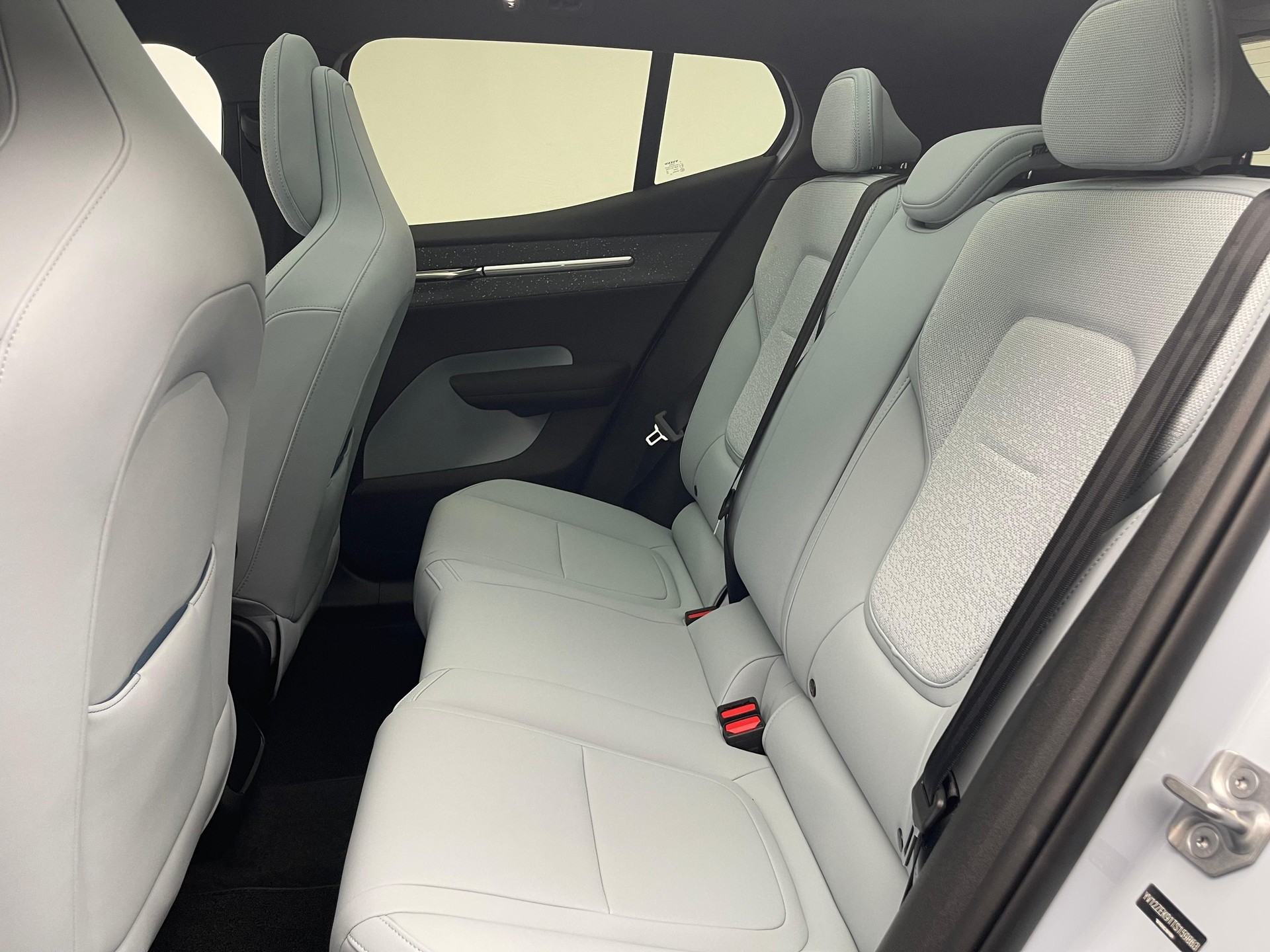 VOLVO EX30 E60 Twin Ultra Performance AWD-image-25