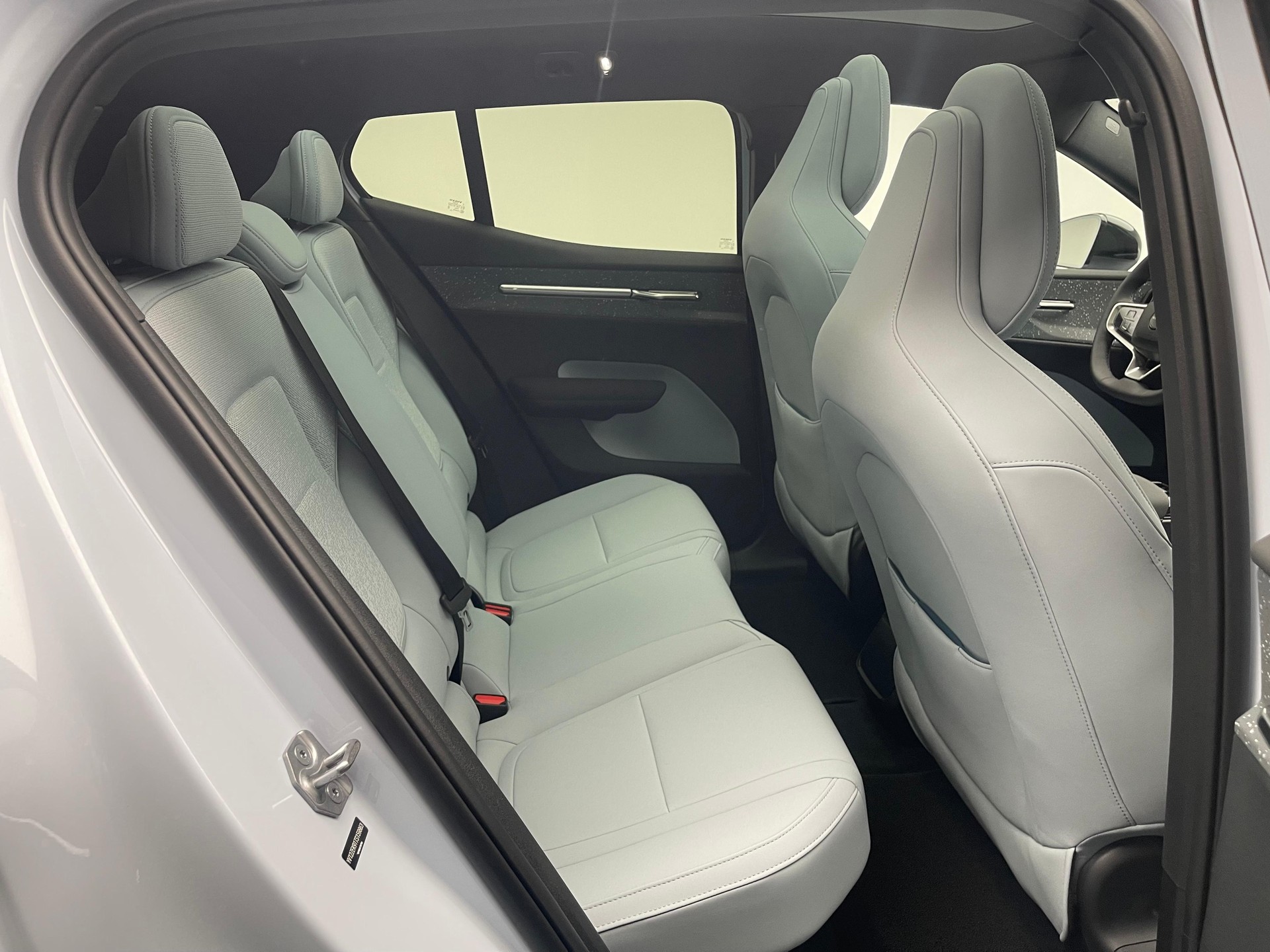 VOLVO EX30 E60 Twin Ultra Performance AWD-image-27