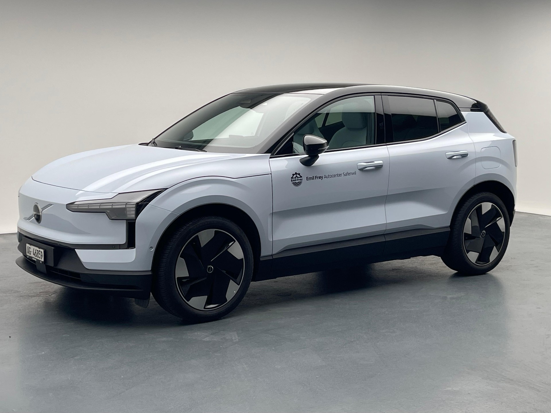 VOLVO EX30 E60 Twin Ultra Performance AWD-image-1