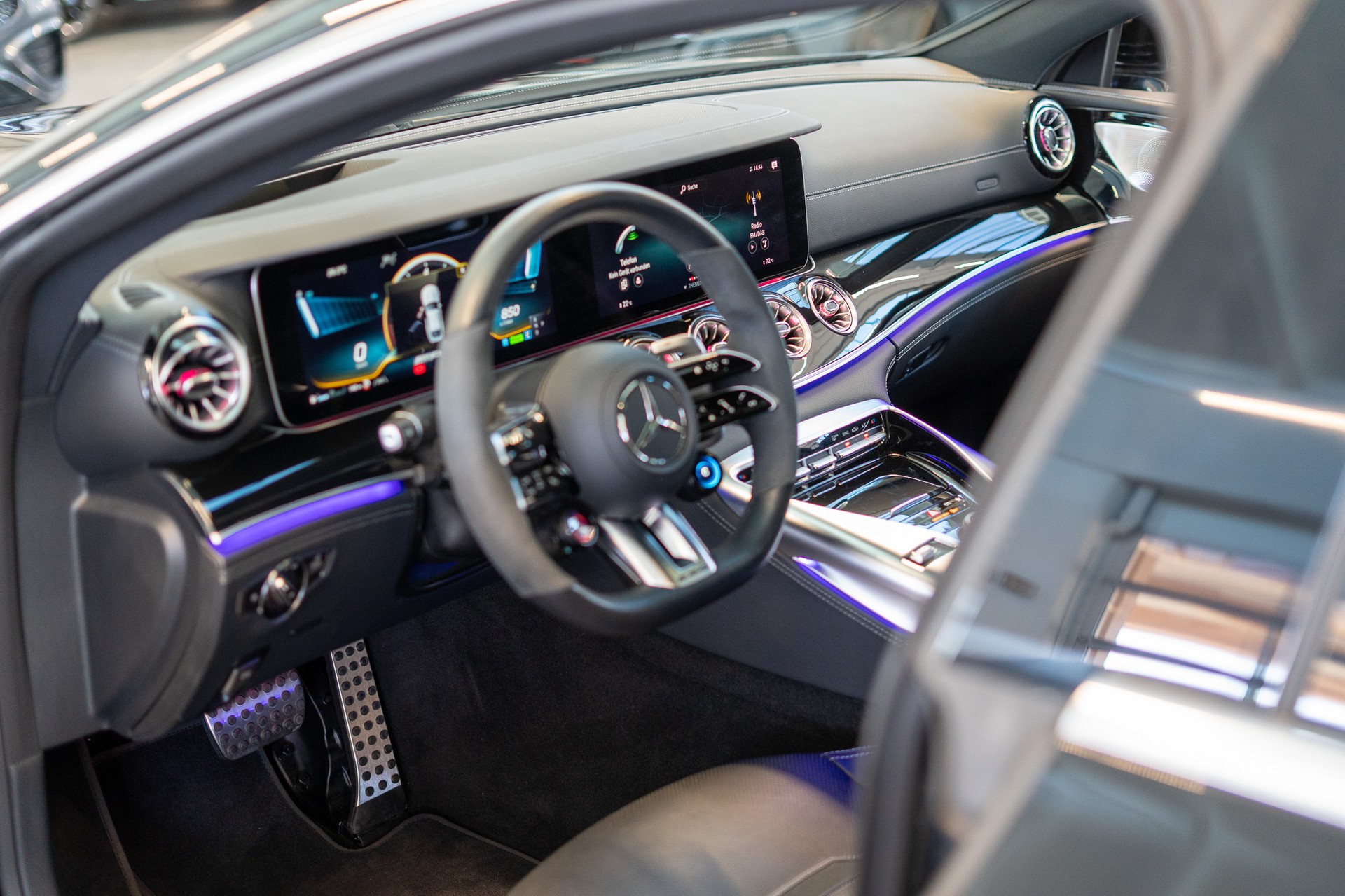 MERCEDES-BENZ AMG GT 53 4matic+ / Facelift / Carbon Keramik Bremsen / Glasdach / 360°Kamera /-image-10