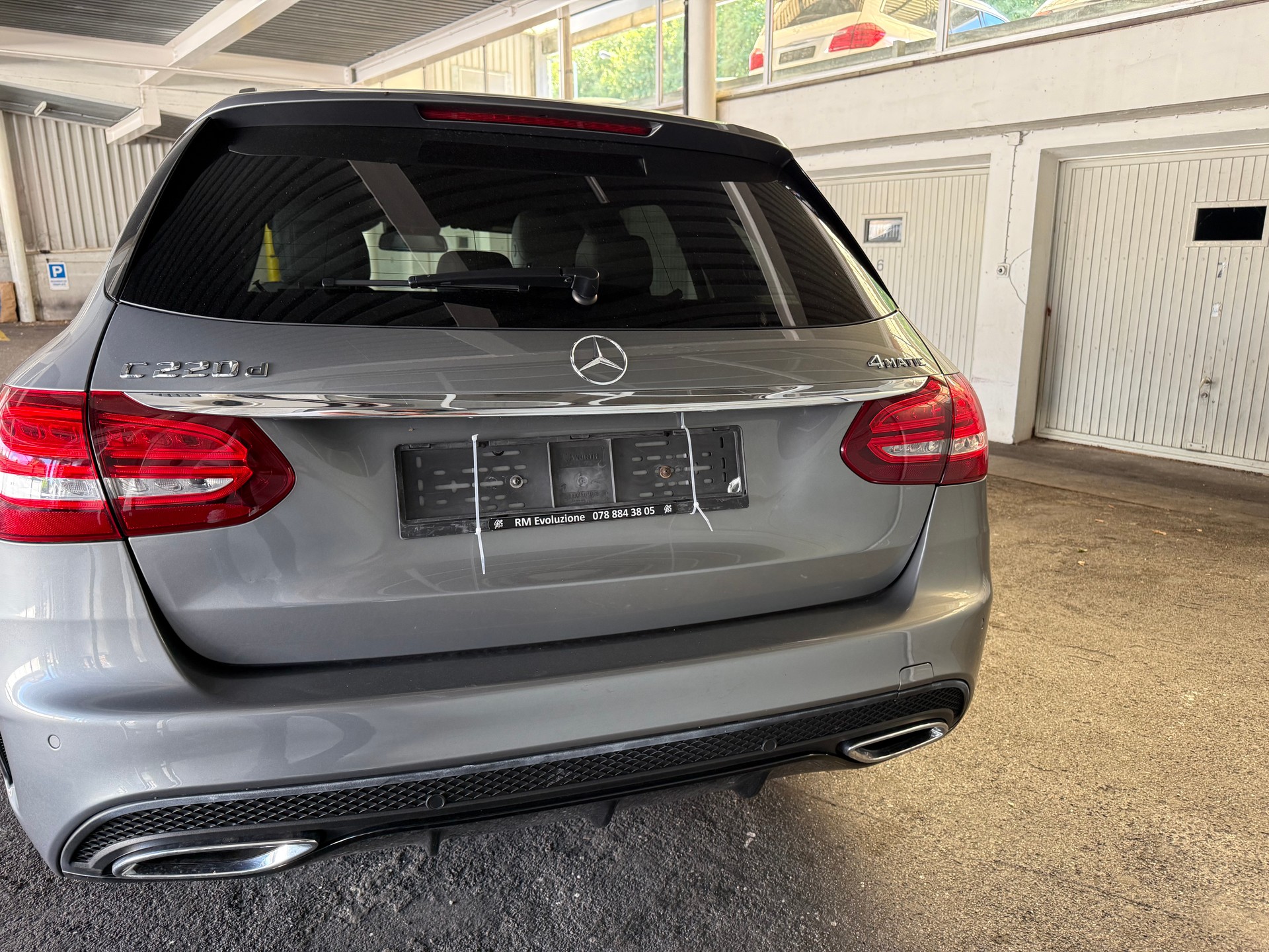 MERCEDES-BENZ C 220 BlueTEC AMG Line-image-5