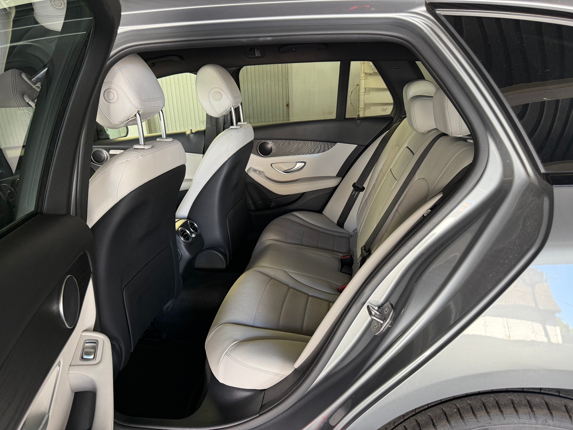 MERCEDES-BENZ C 220 BlueTEC AMG Line-image-12
