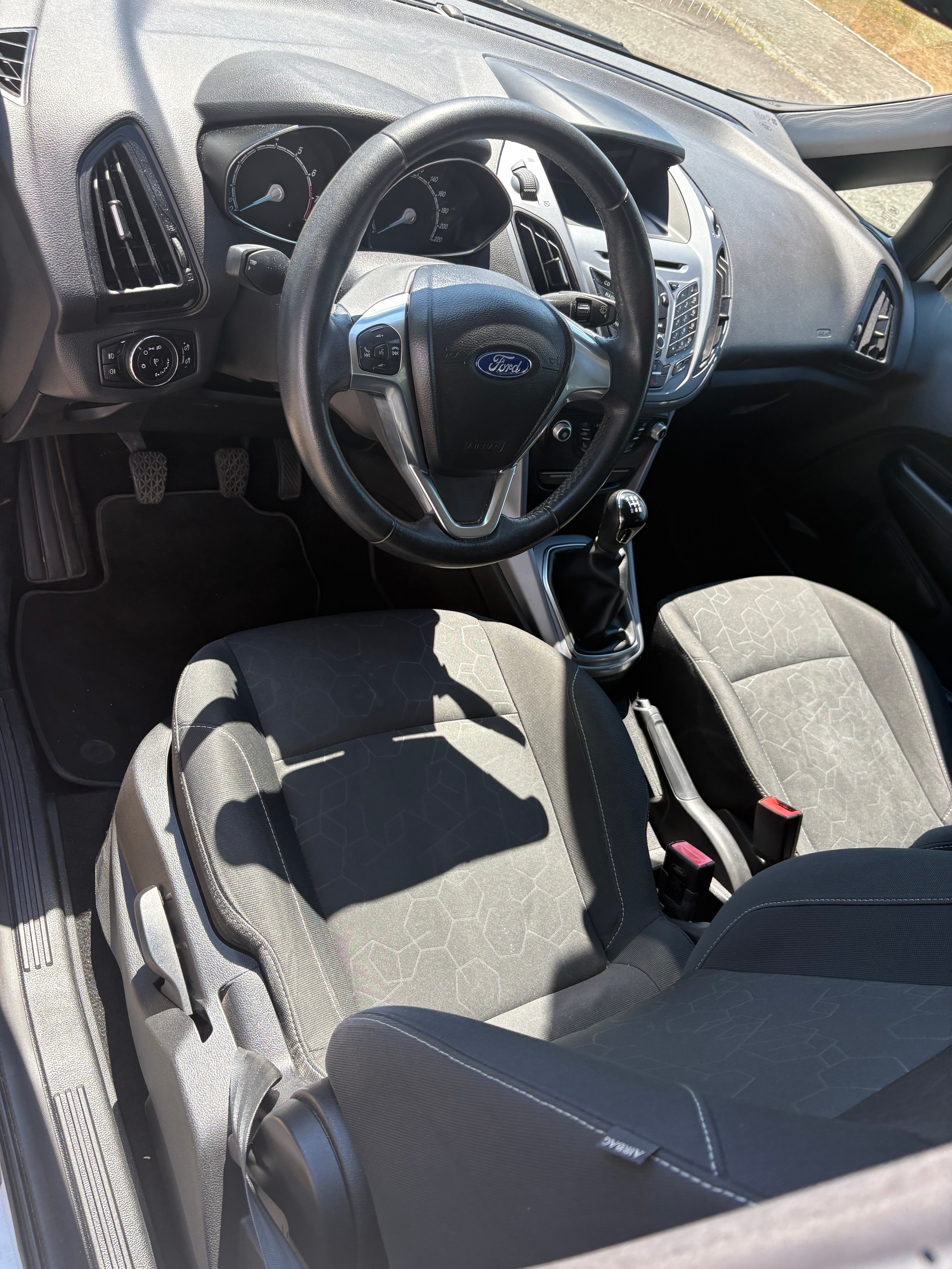 FORD B-Max 1.0 SCTi Titanium-image-3
