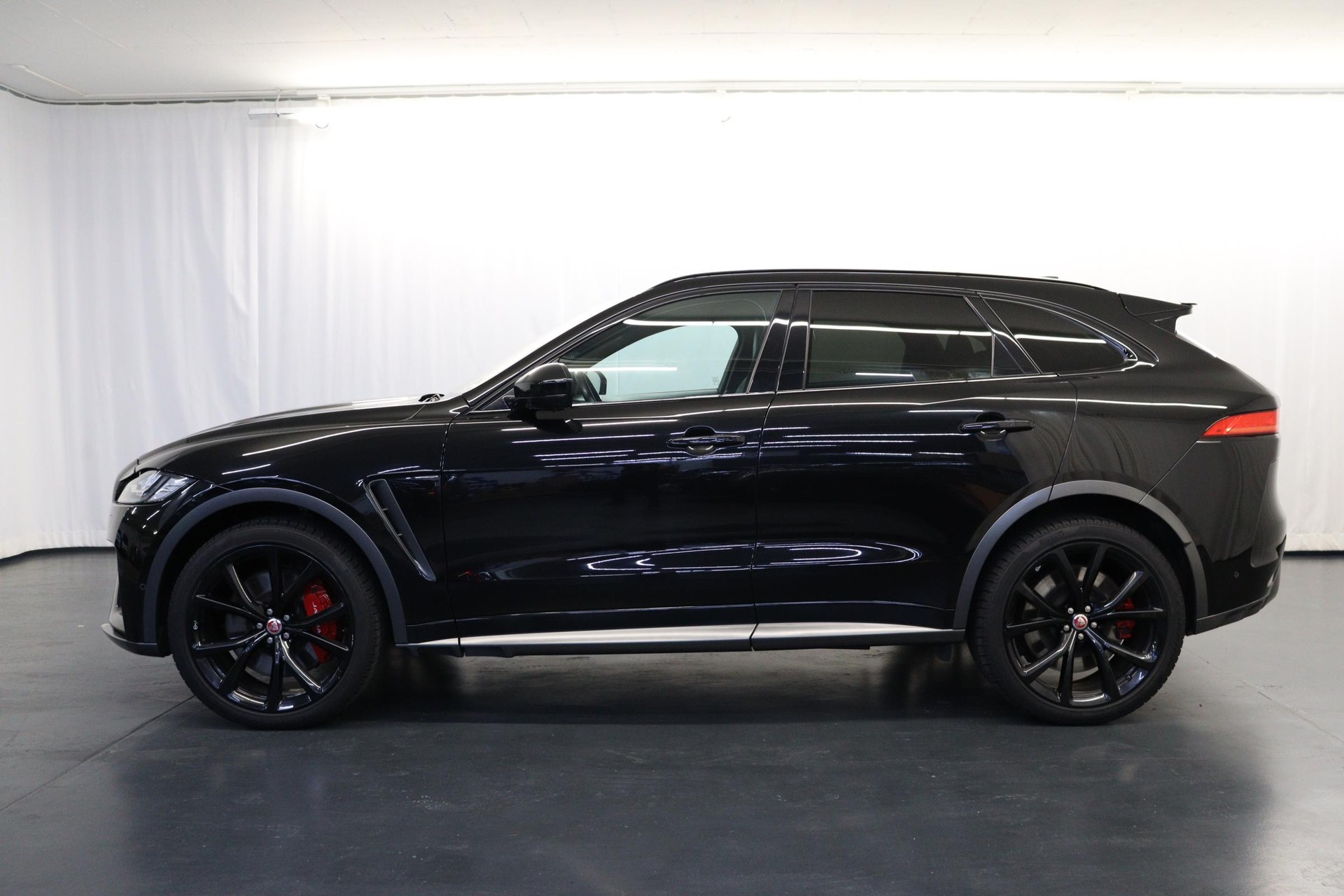 JAGUAR F-Pace 5.0 V8 SVR AWD-image-3