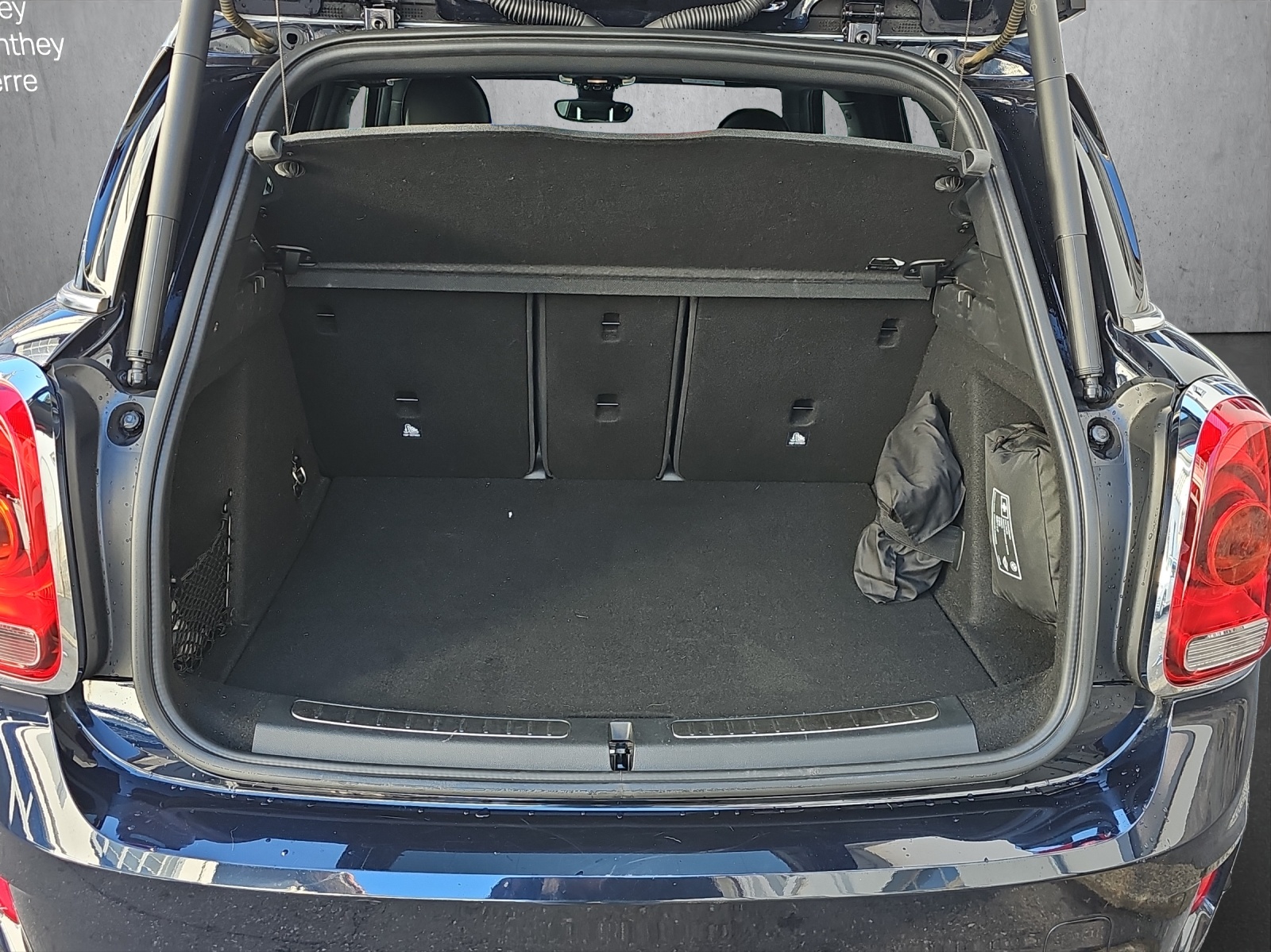 MINI Countryman Cooper S E ALL4 PHEV Steptronic-image-14